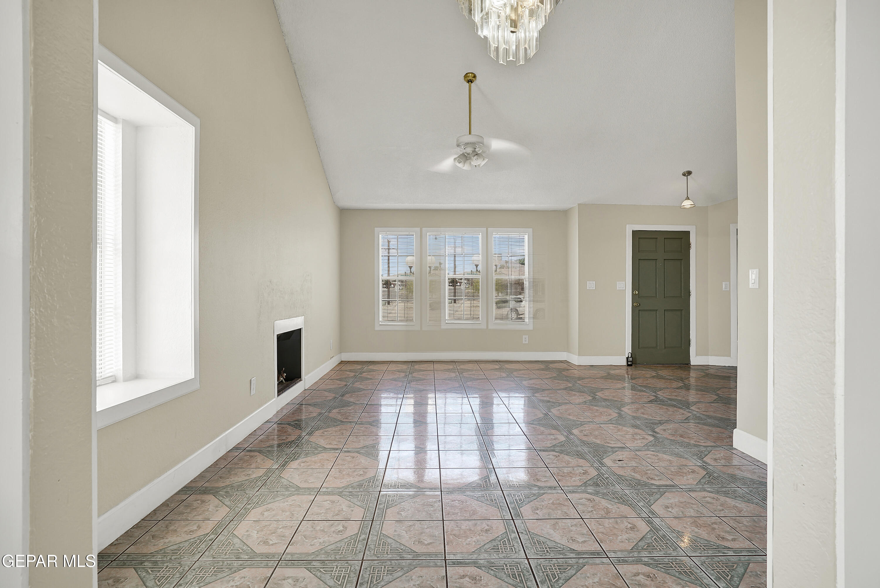 500 WOODBINE Lane