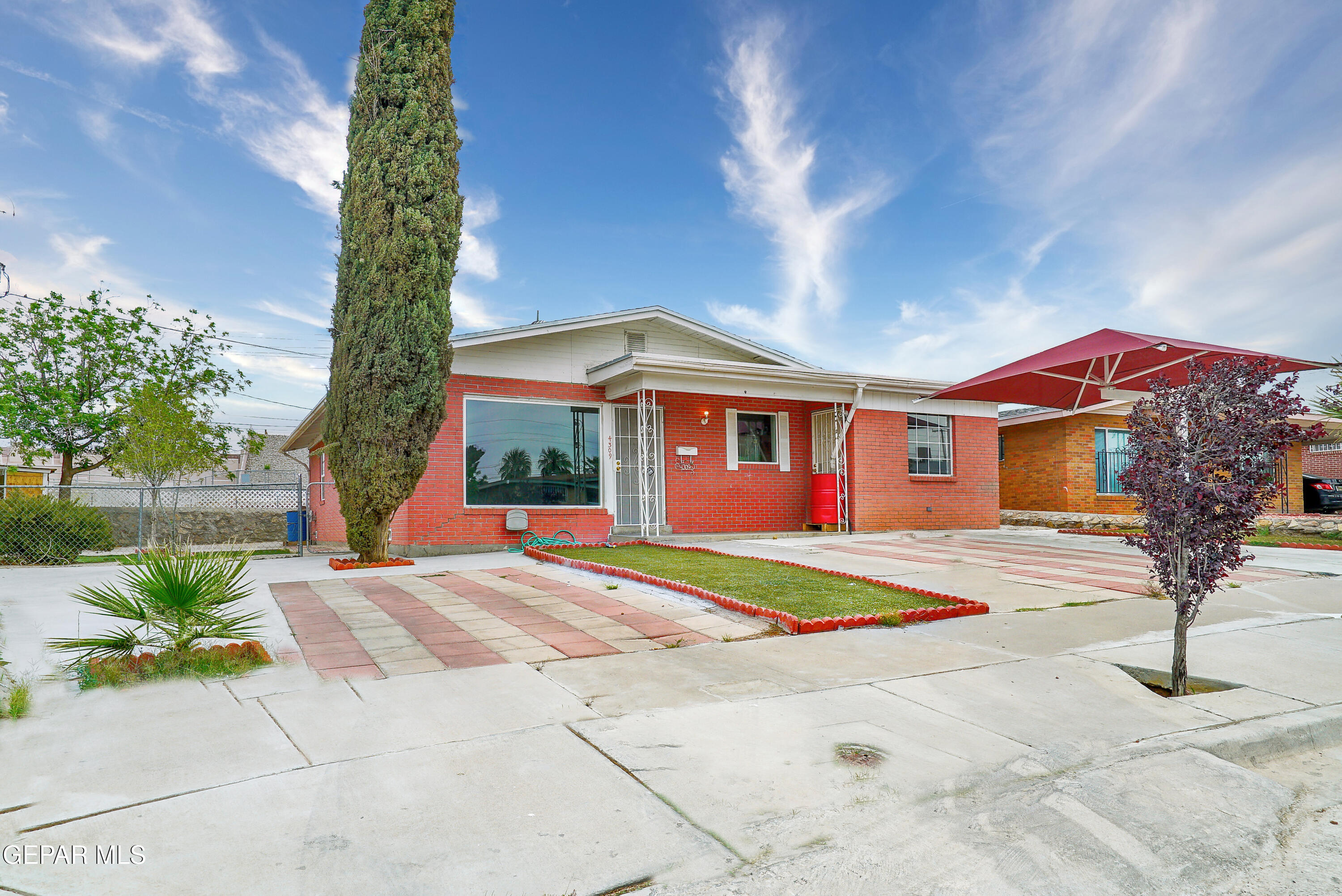 4309 MOBILE Avenue, A