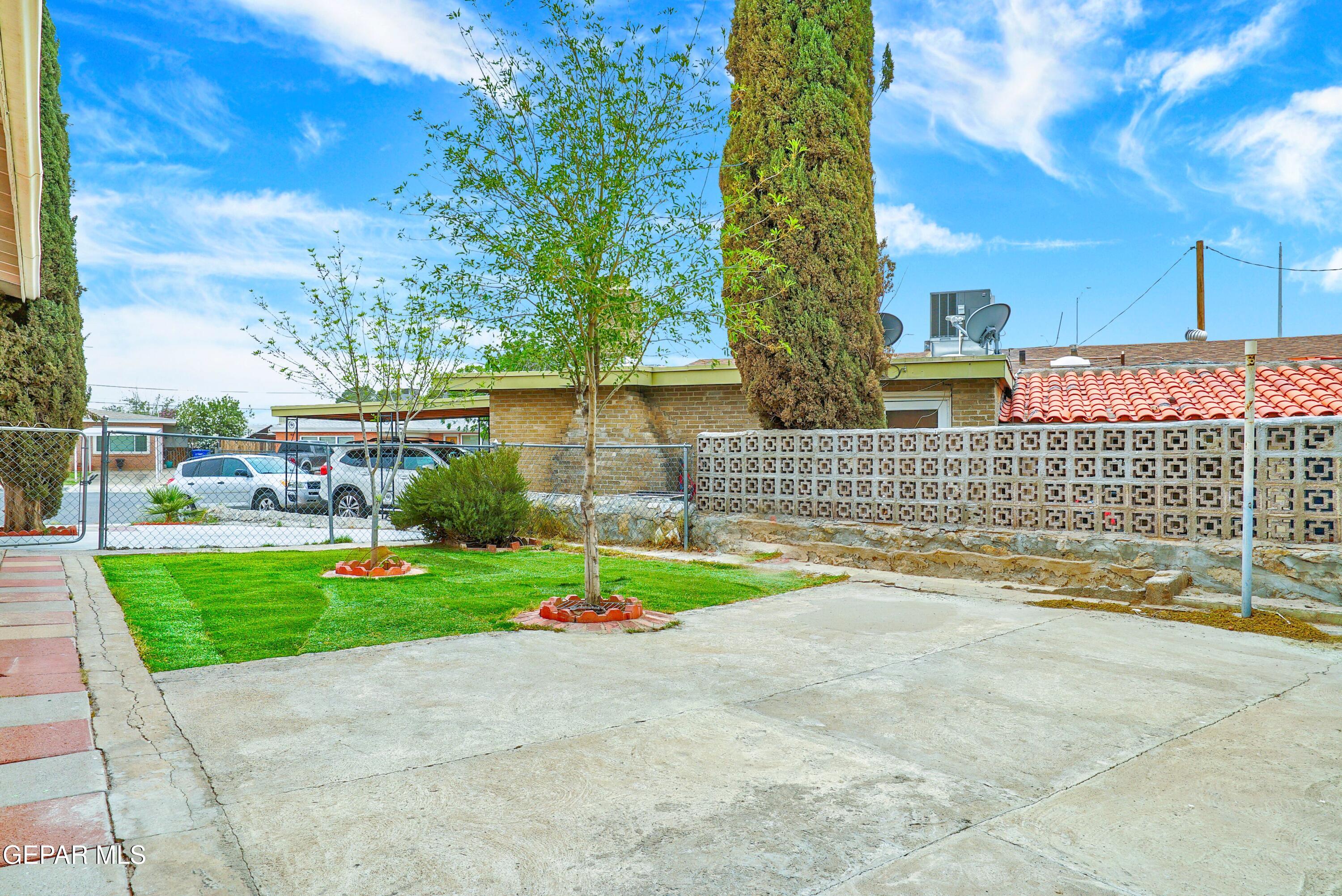 4309 MOBILE Avenue, A