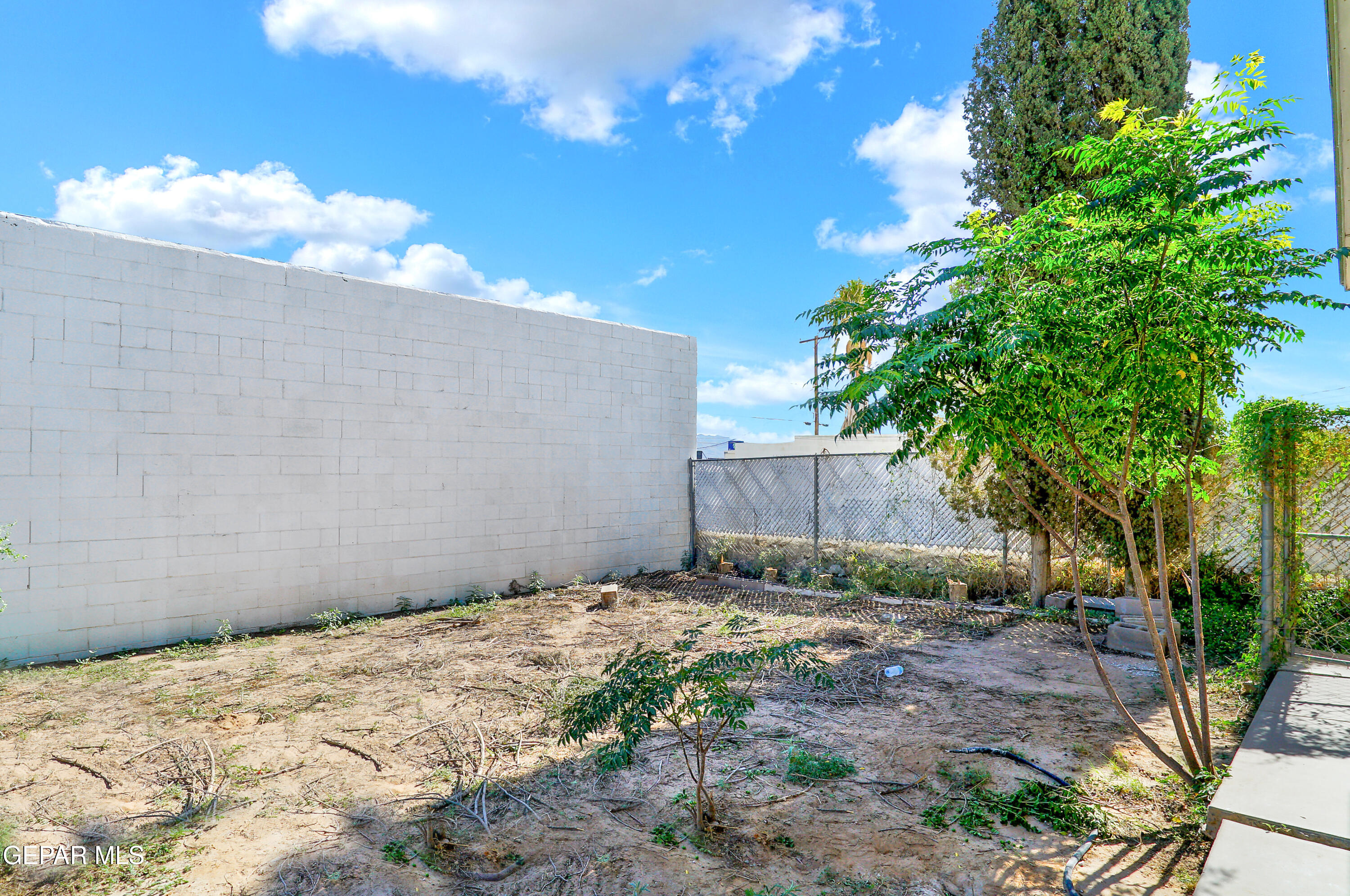 4324 LA LUZ Avenue, A