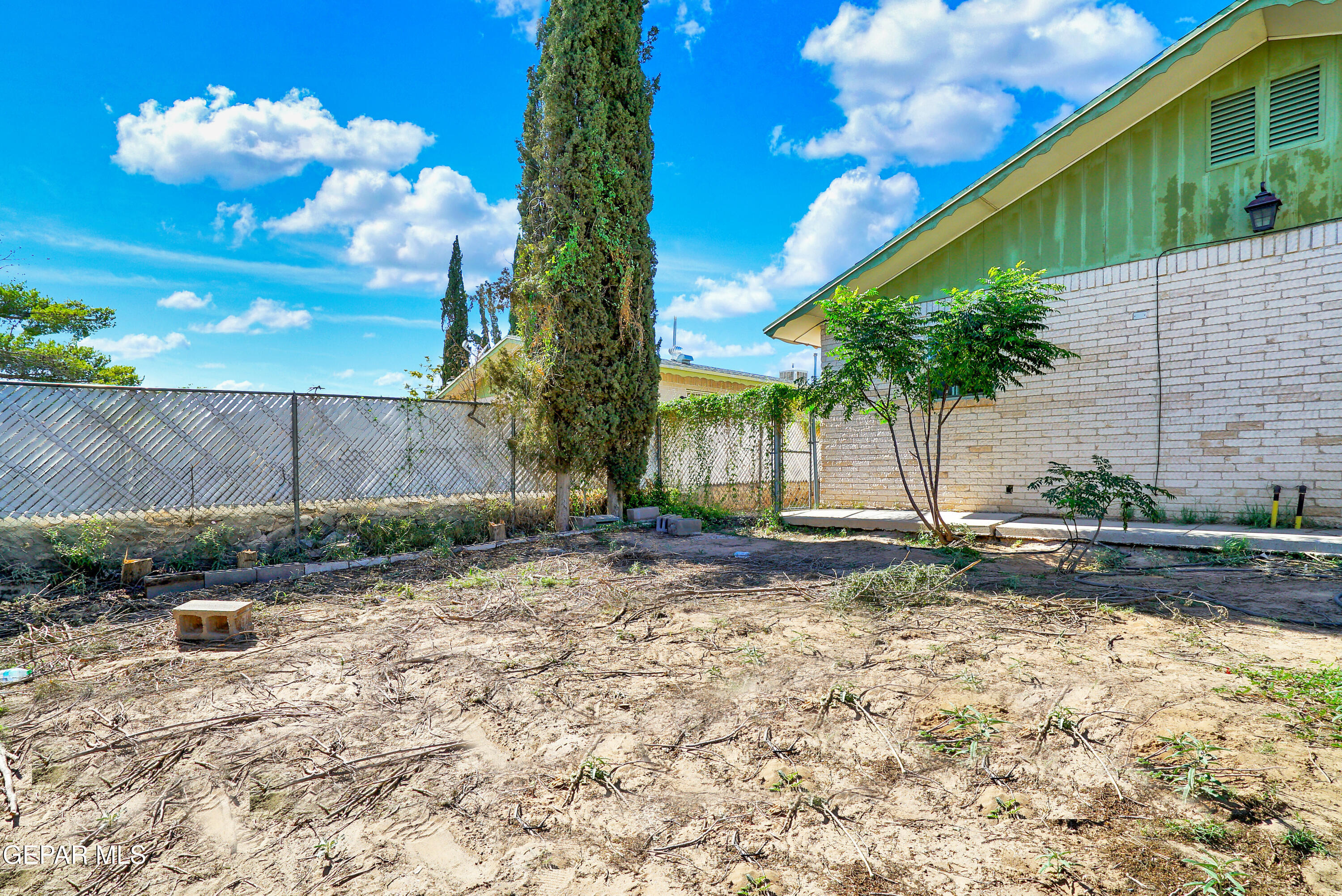 4324 LA LUZ Avenue, A