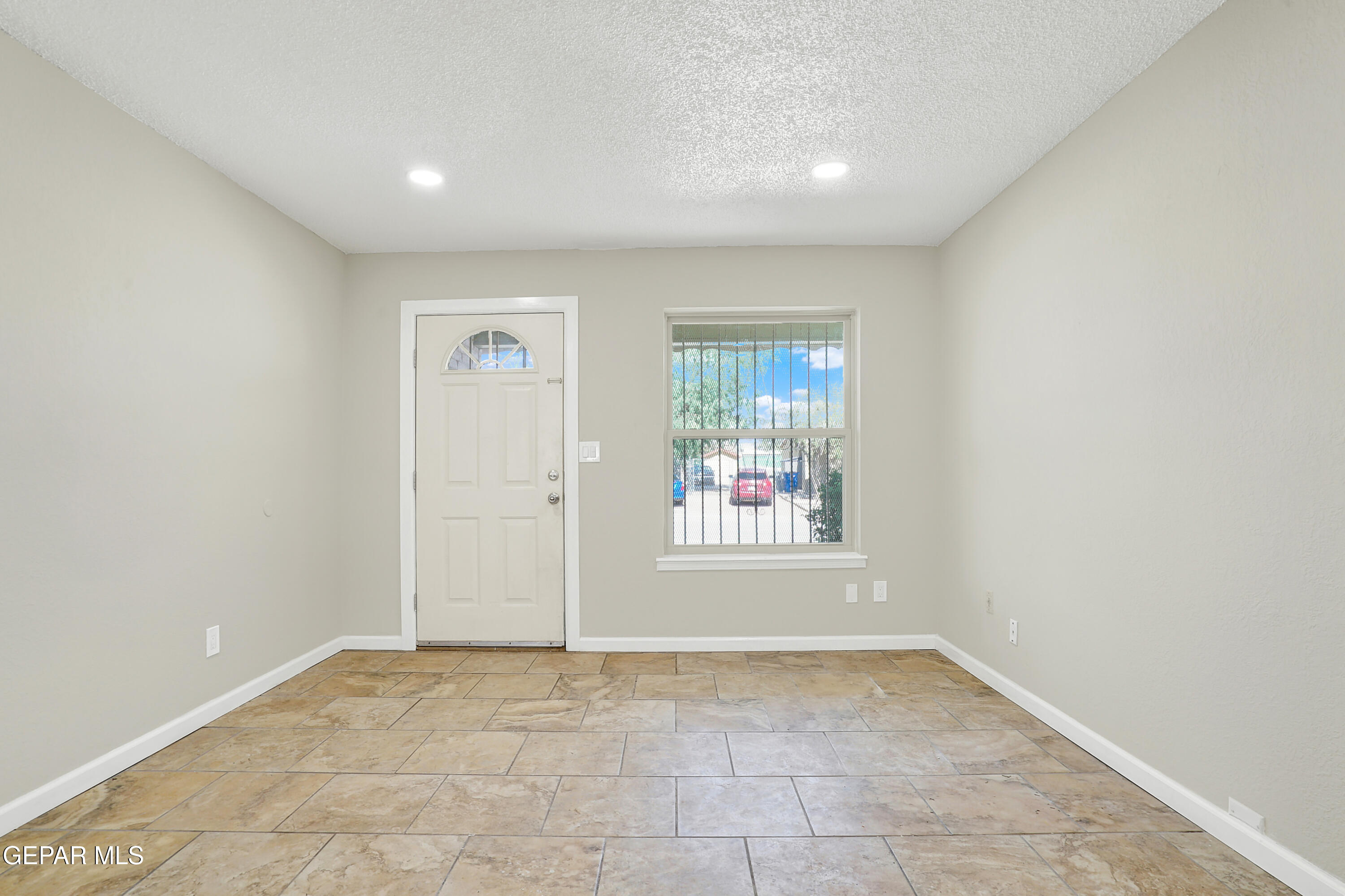 4324 LA LUZ Avenue, A