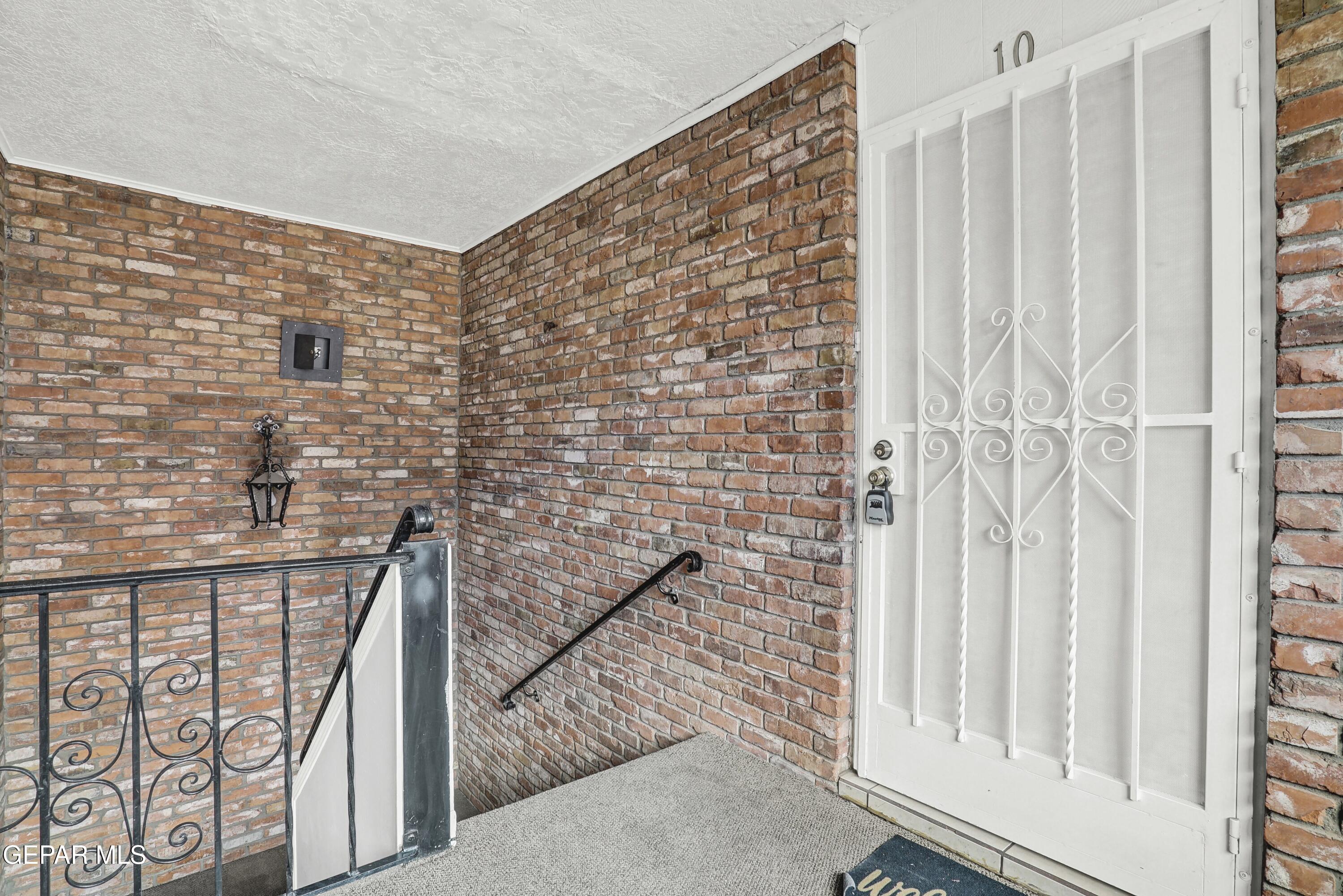 333 EUBANKS Court, 10