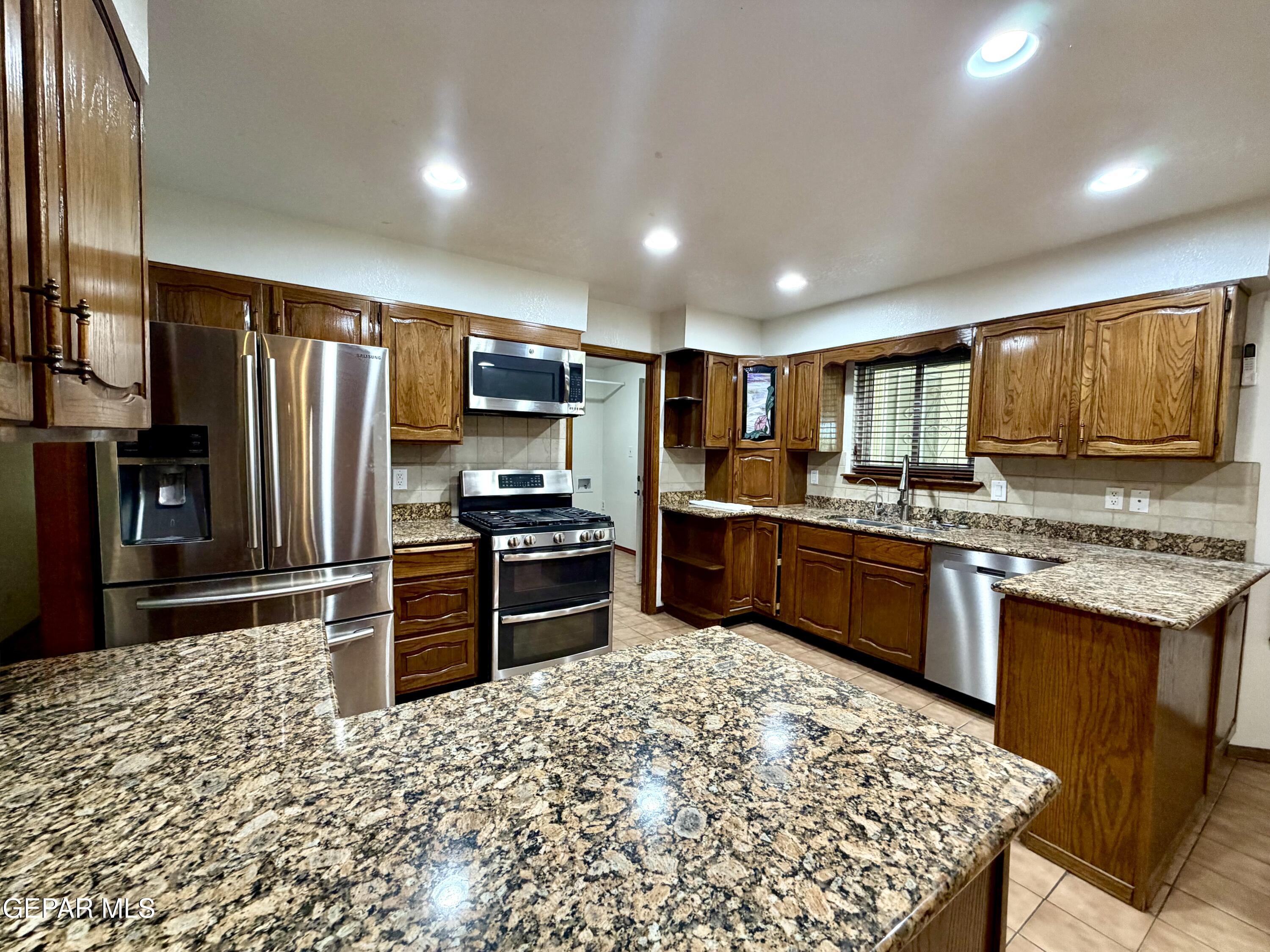 2452 W O'Hara Road