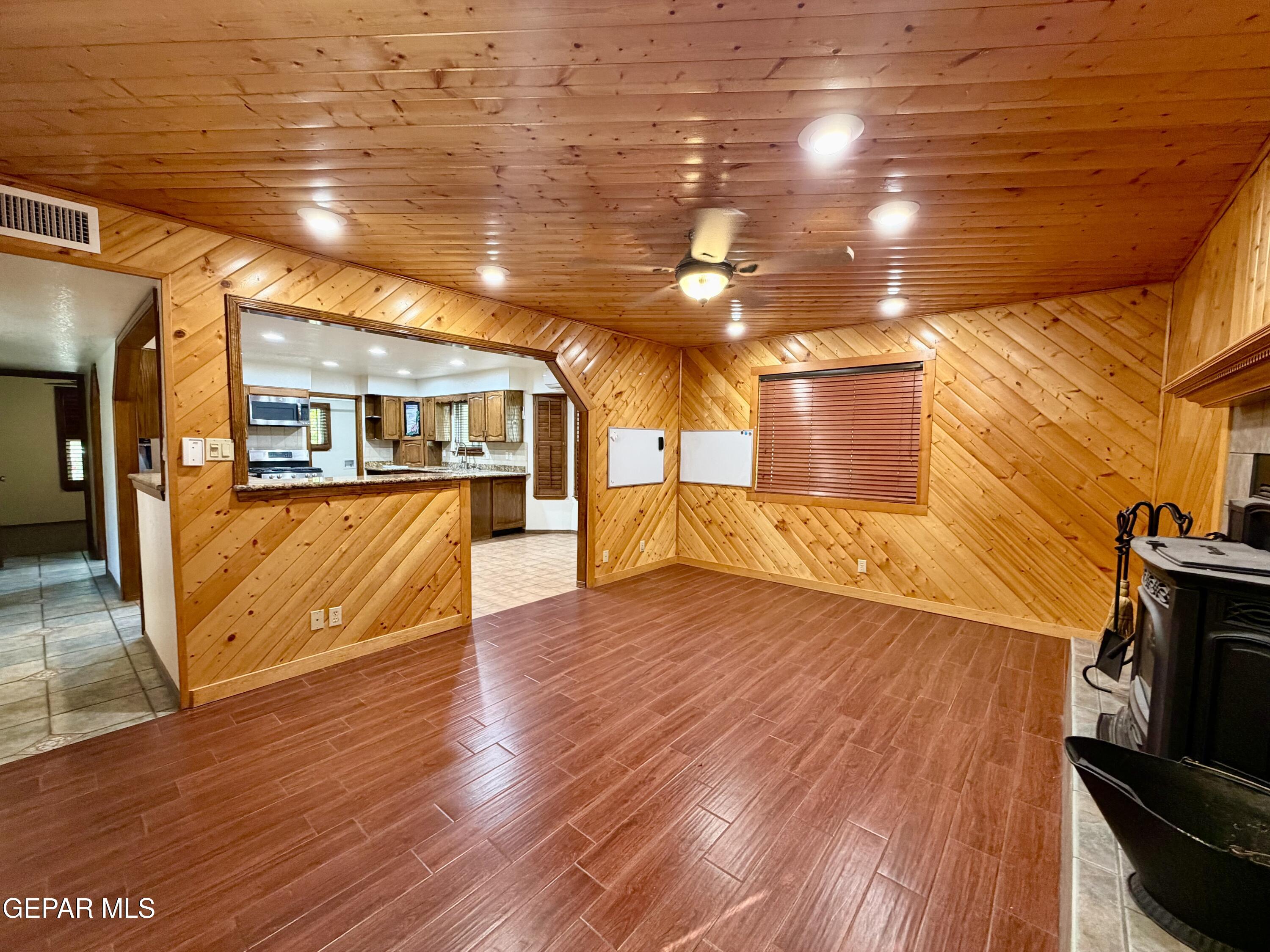 2452 W O'Hara Road