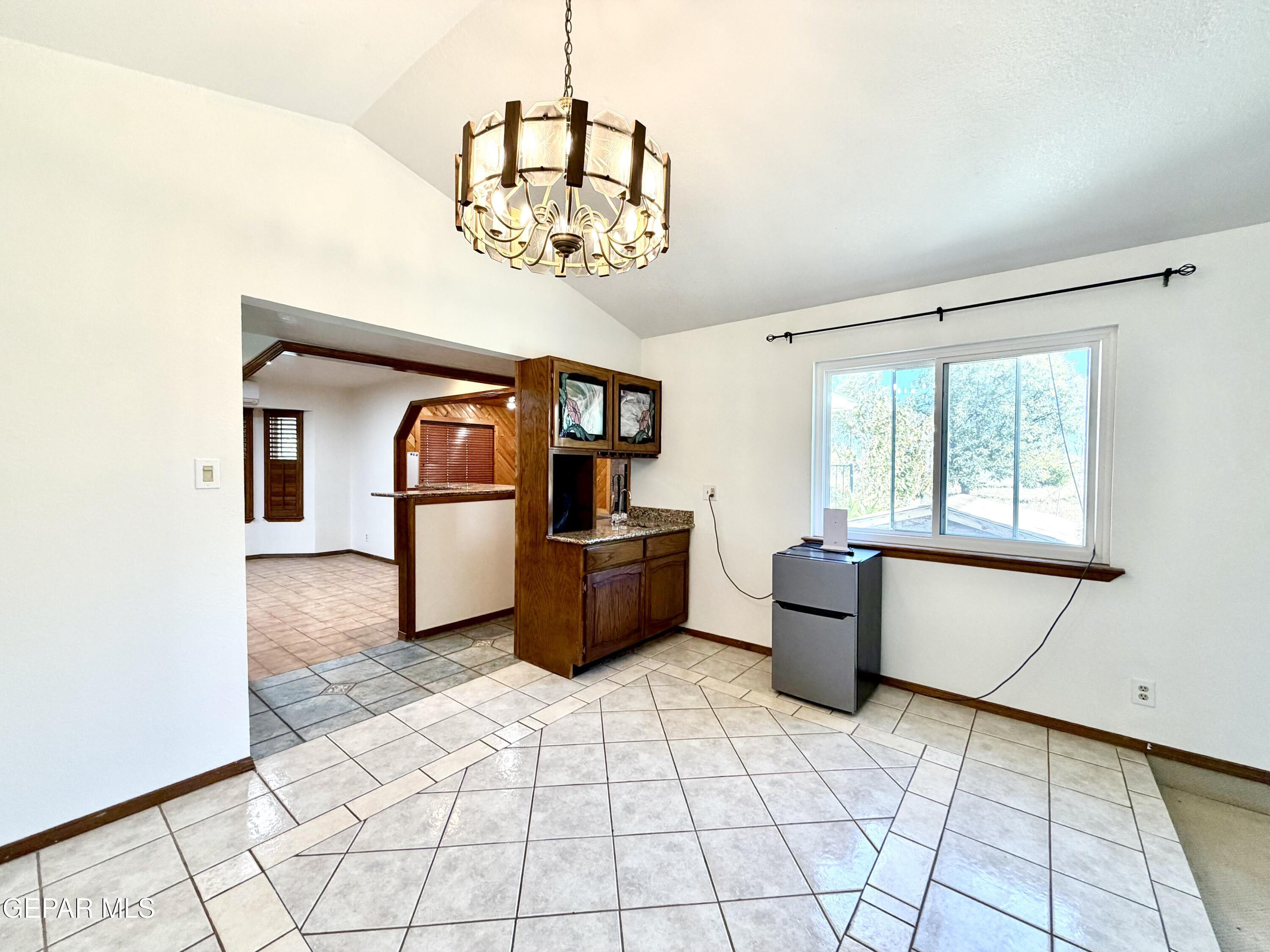 2452 W O'Hara Road