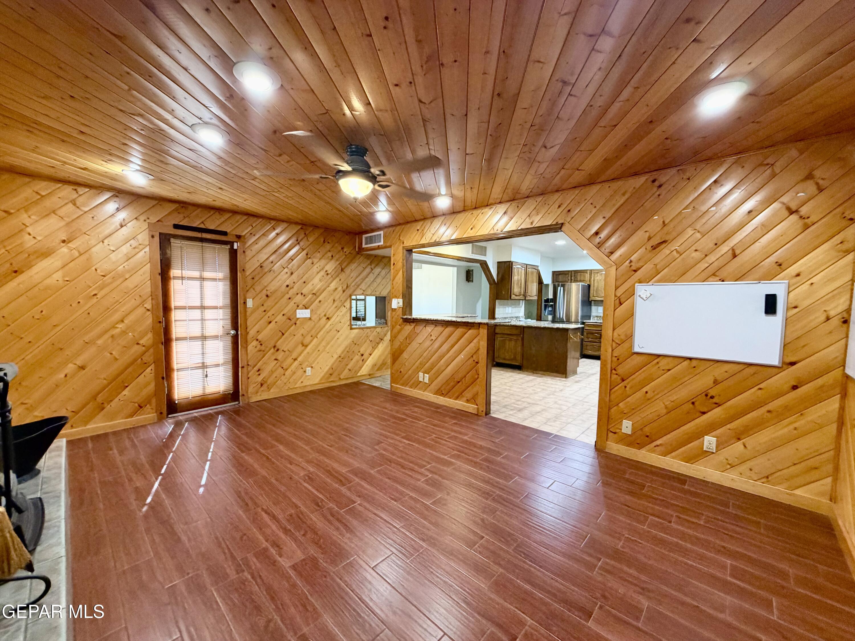 2452 W O'Hara Road