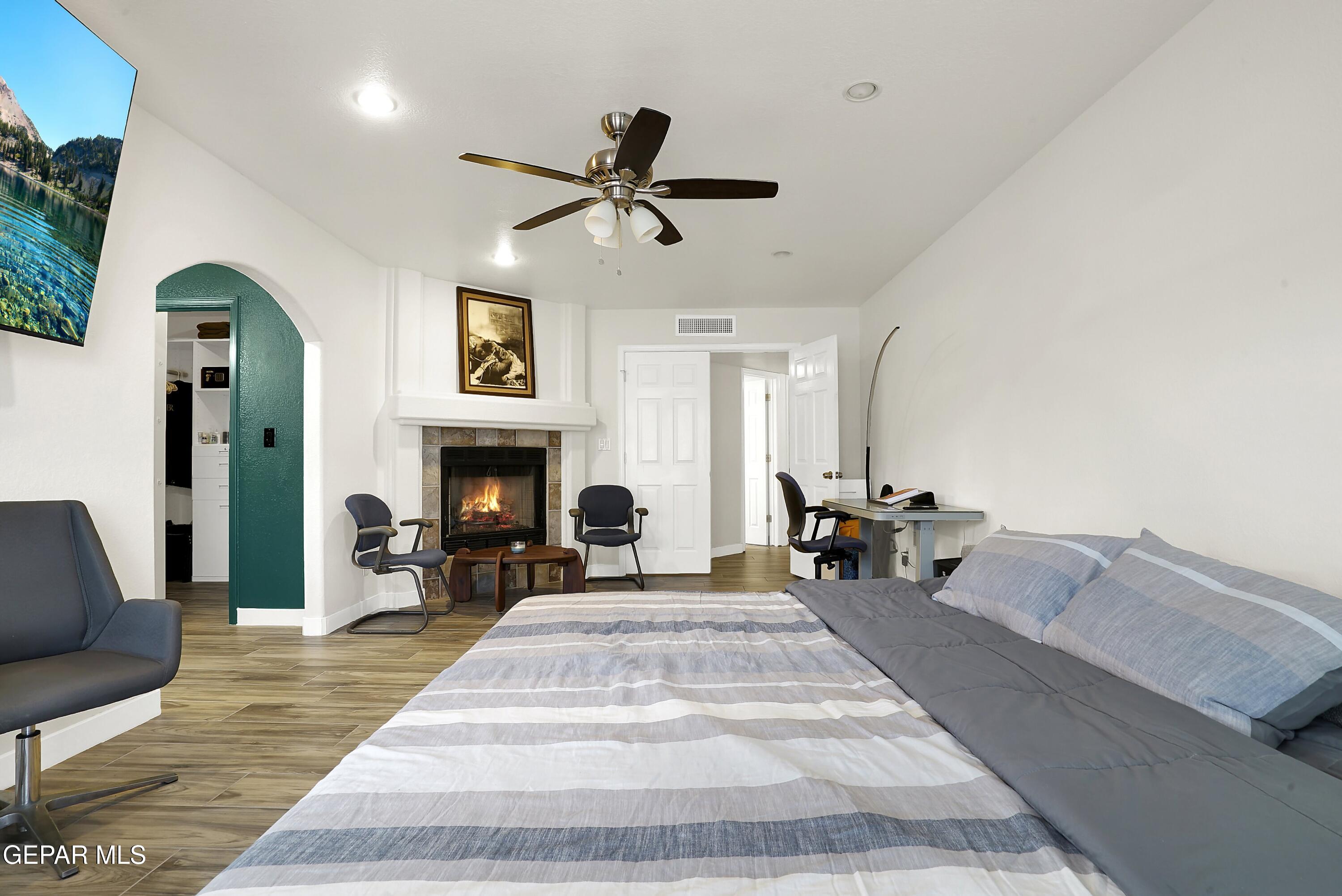 6629 ISLA DEL REY Drive