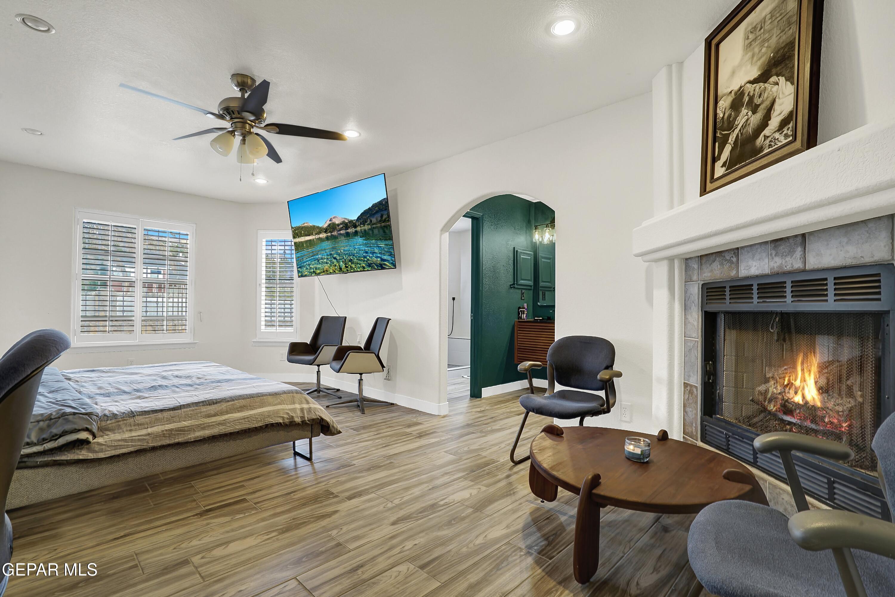 6629 ISLA DEL REY Drive