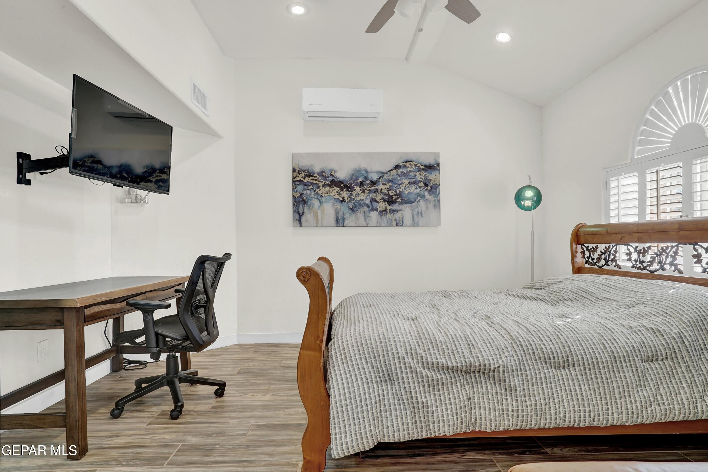 6629 ISLA DEL REY Drive