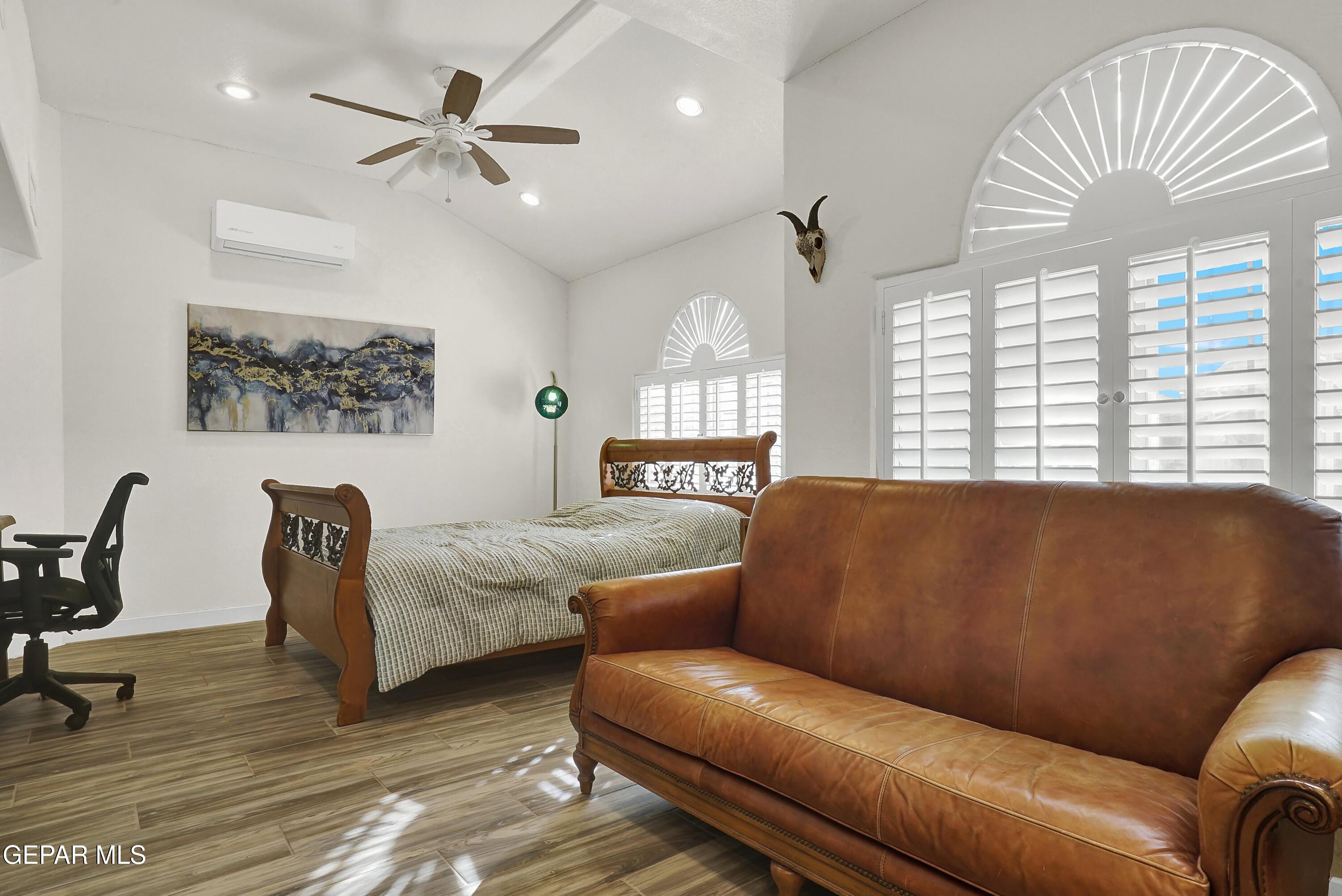 6629 ISLA DEL REY Drive