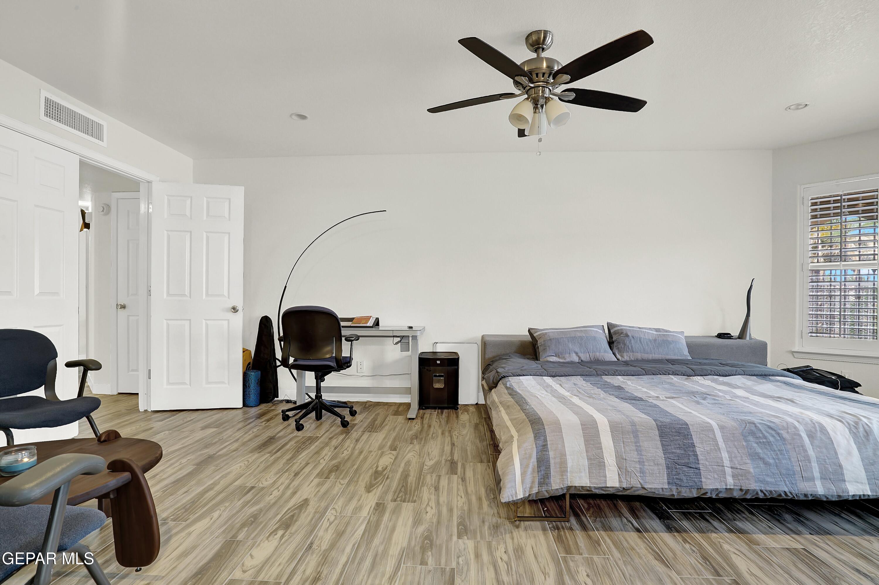 6629 ISLA DEL REY Drive