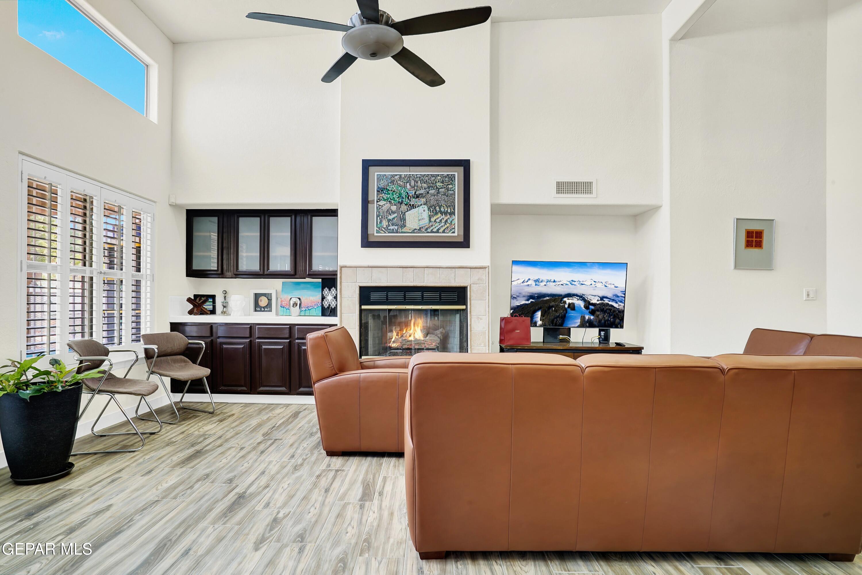 6629 ISLA DEL REY Drive