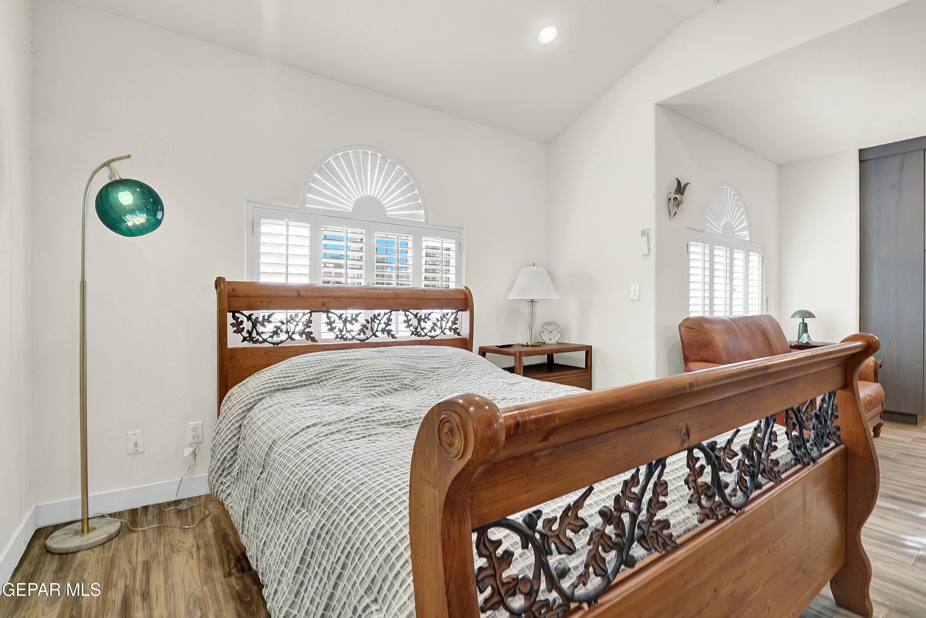 6629 ISLA DEL REY Drive