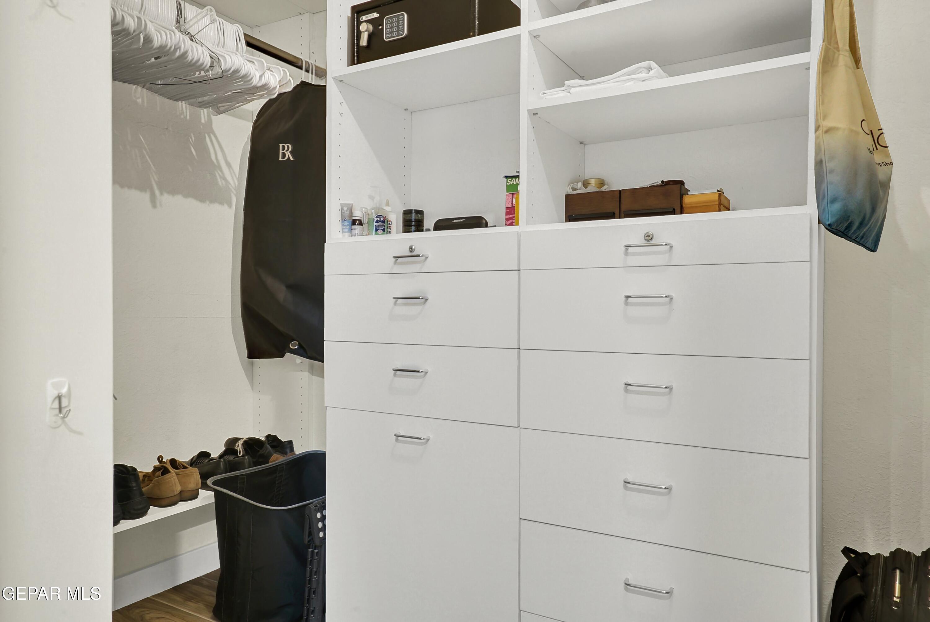 6629 ISLA DEL REY Drive