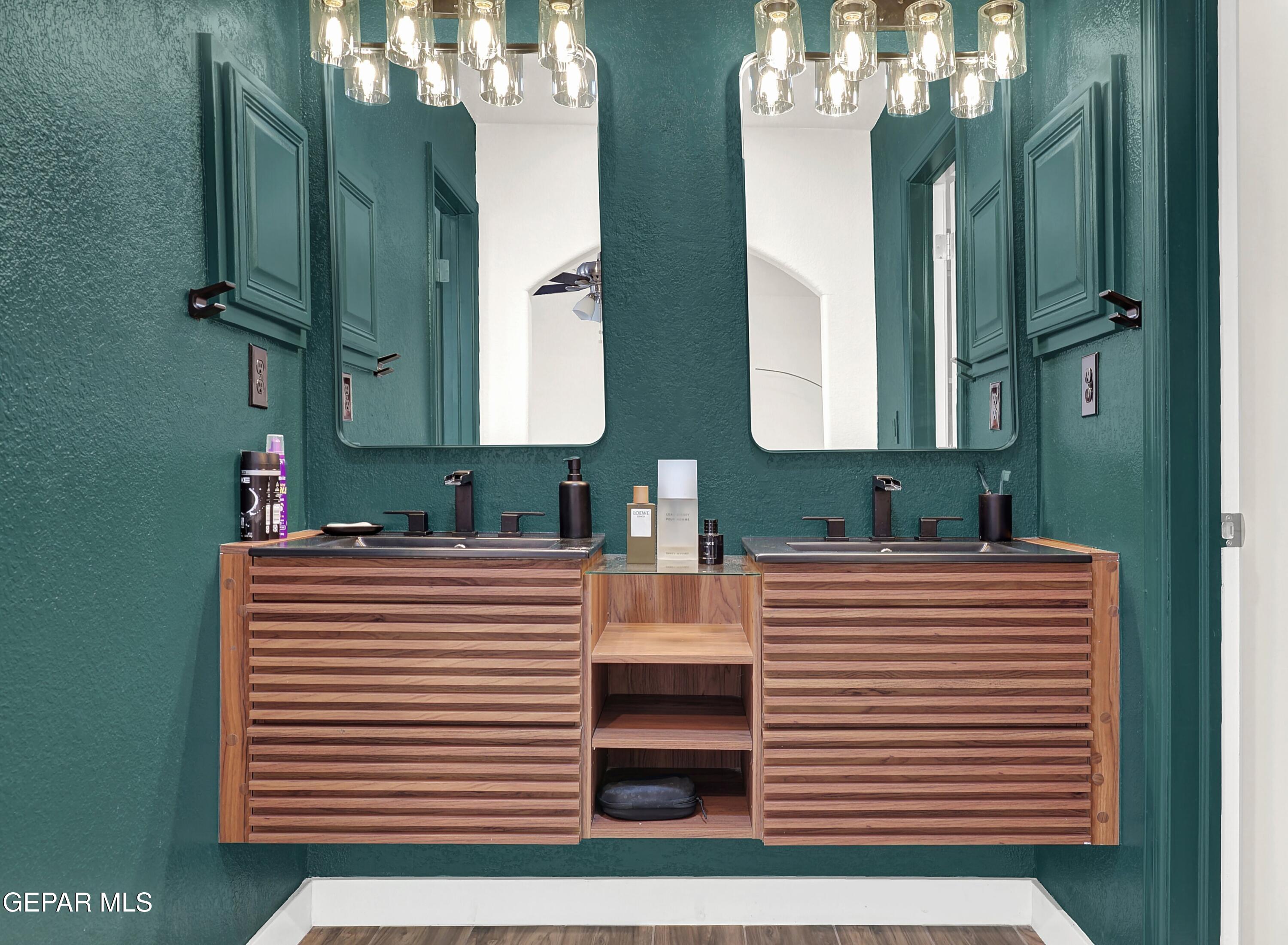 6629 ISLA DEL REY Drive