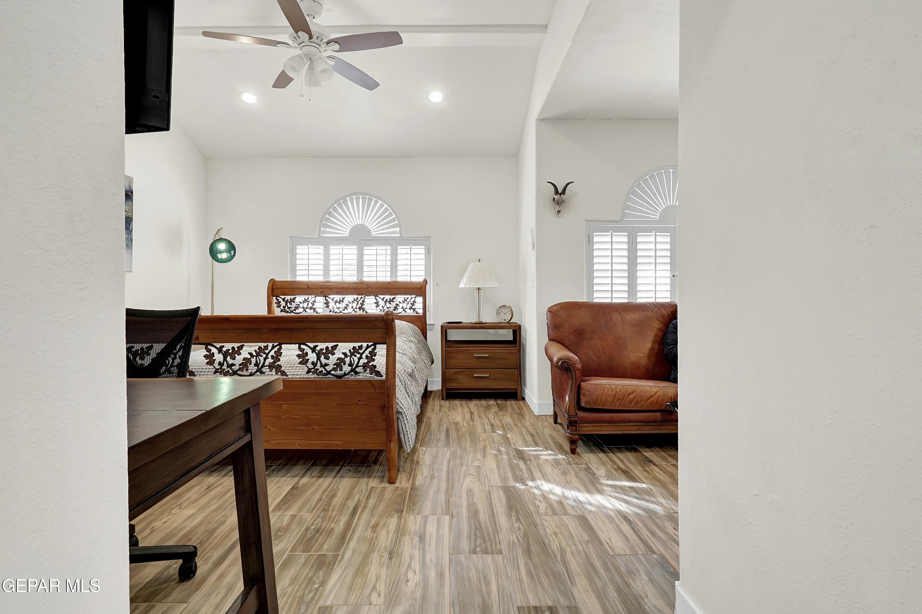 6629 ISLA DEL REY Drive