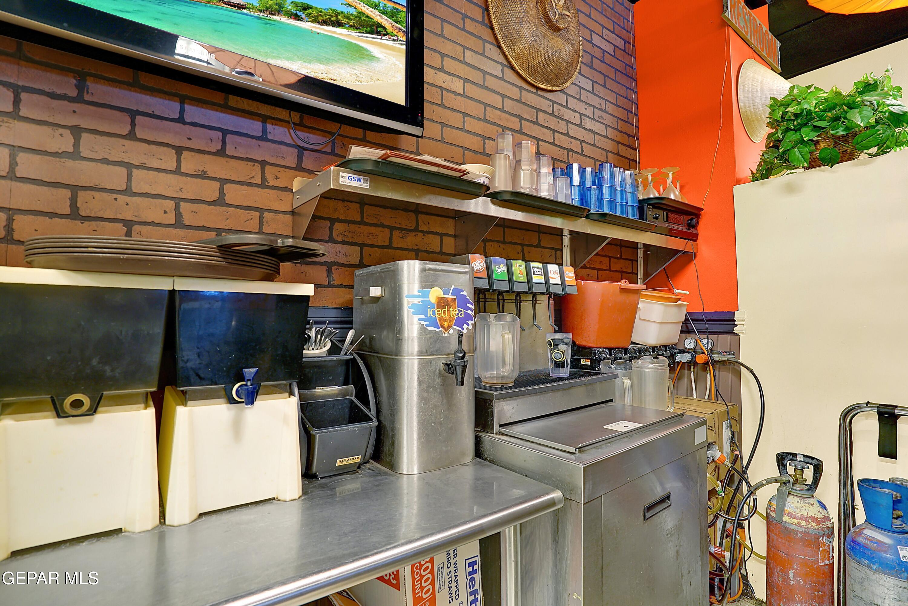 3233 N MESA Street 204