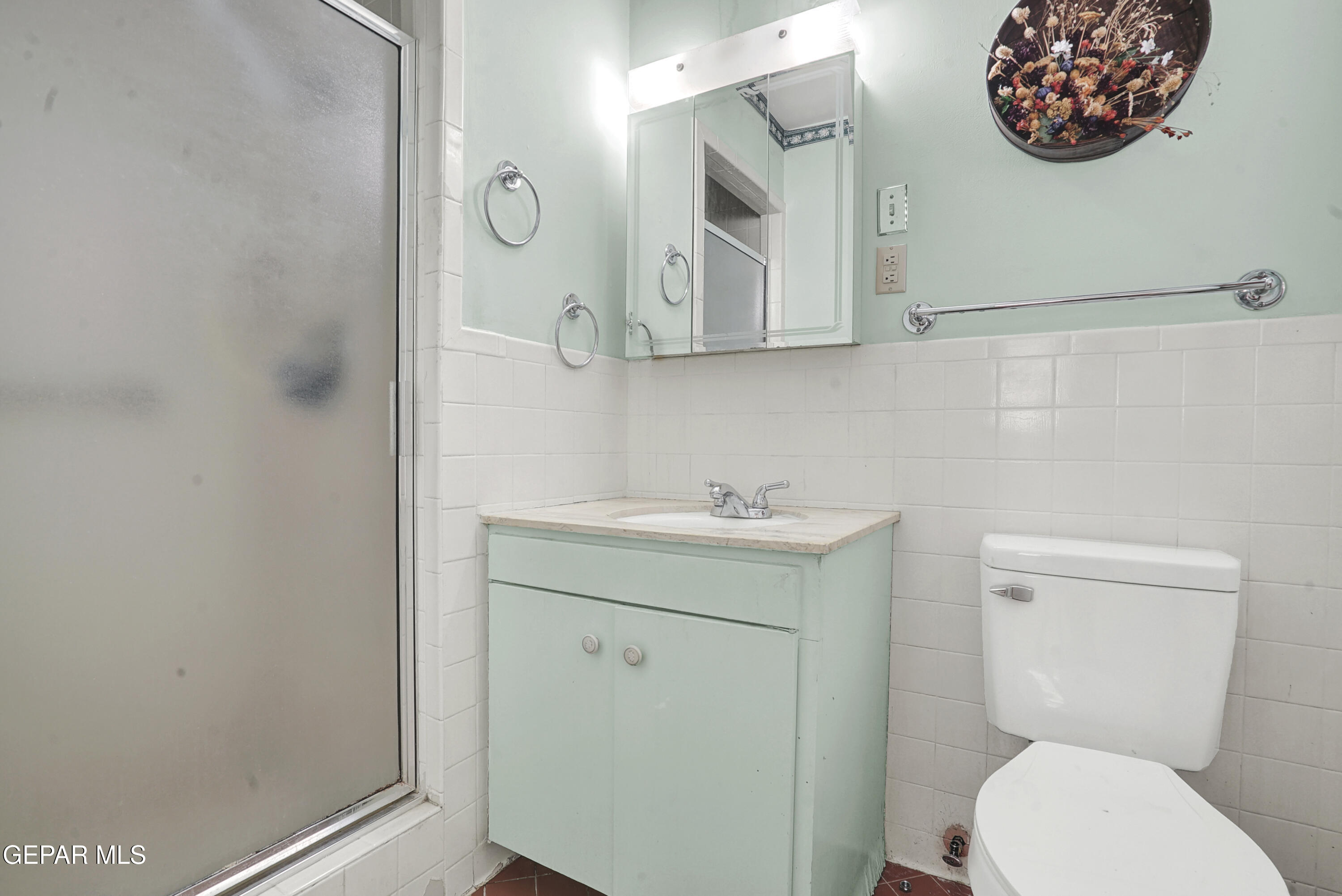 228 MOONGLOW Drive