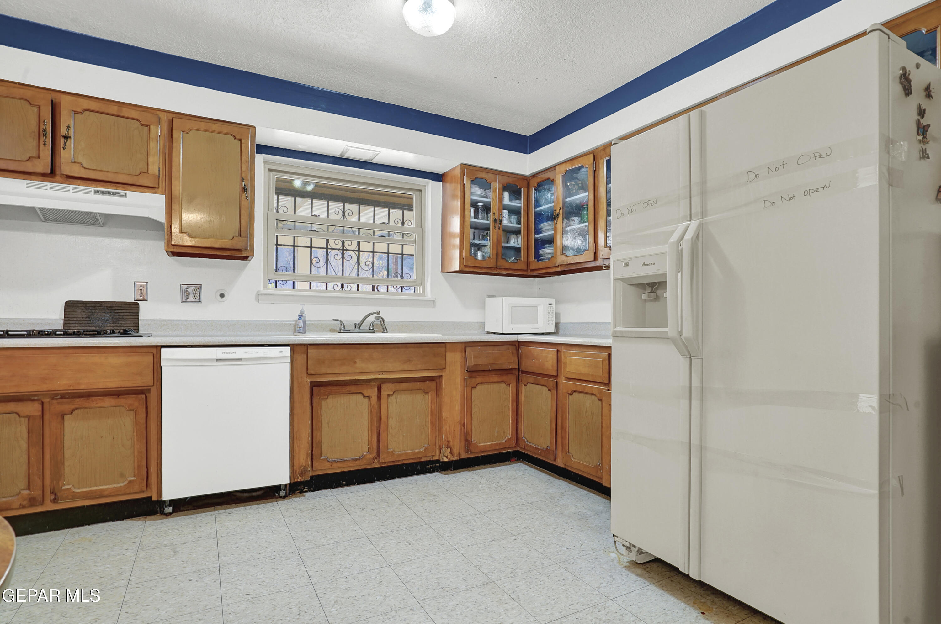 228 MOONGLOW Drive