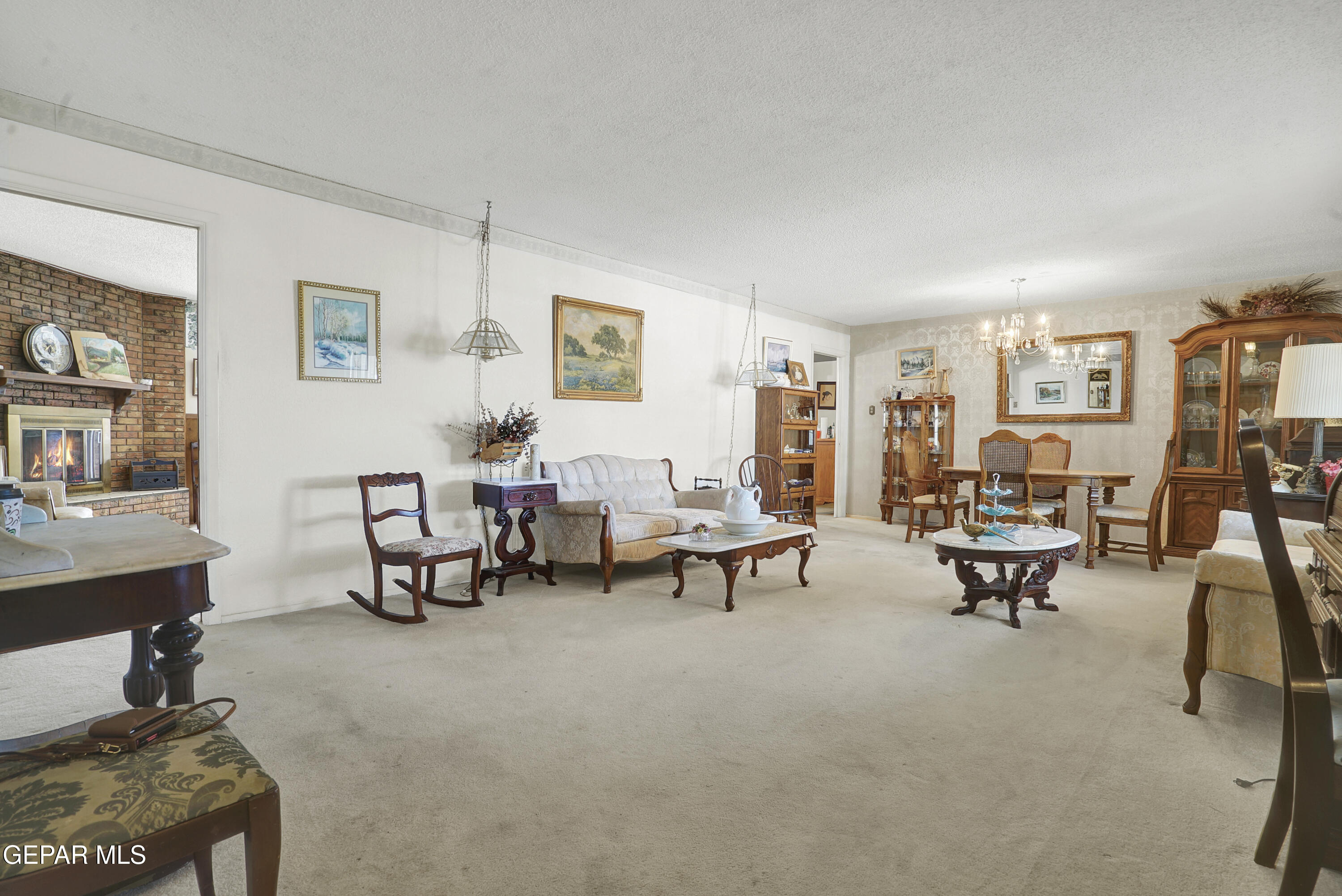 228 MOONGLOW Drive
