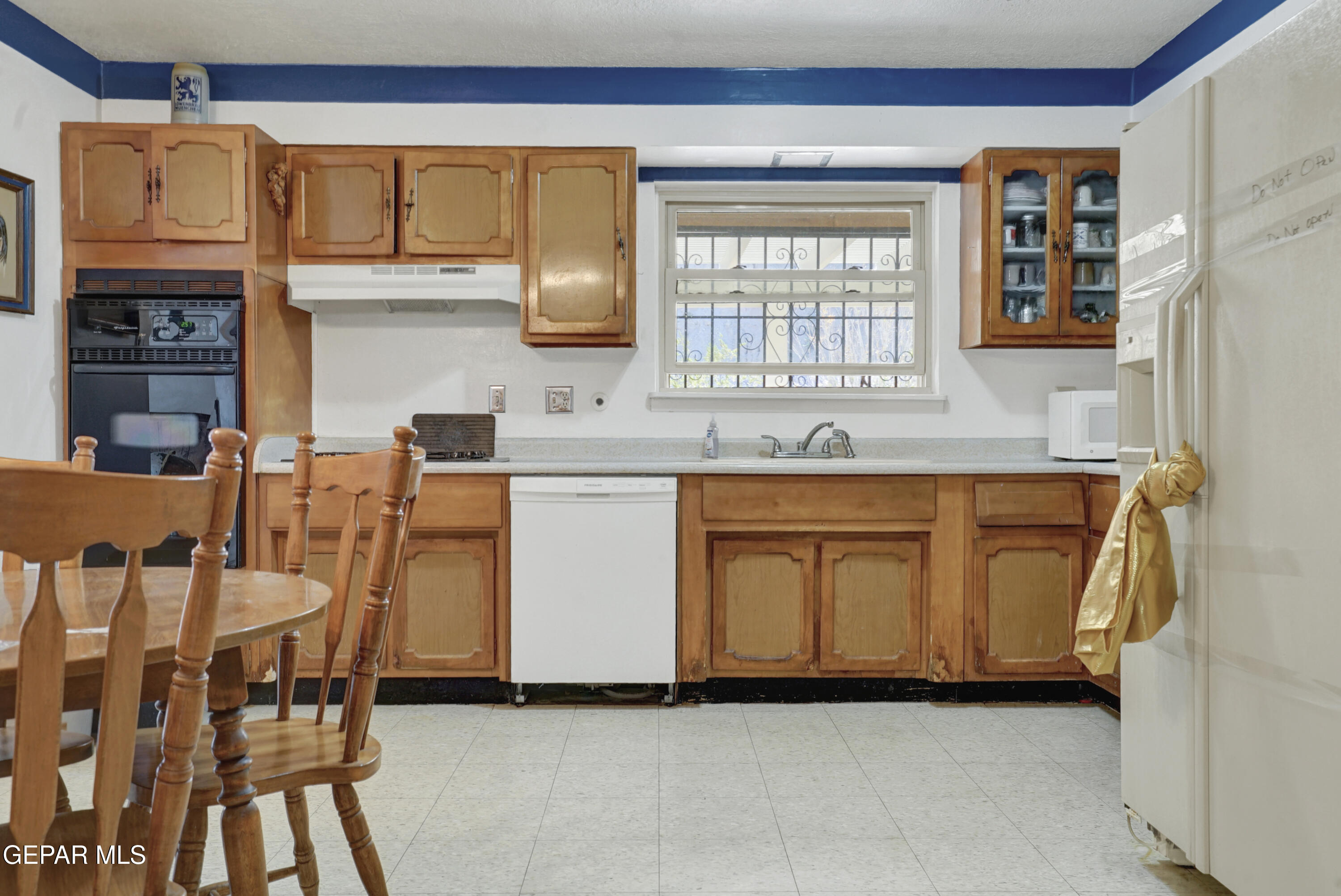 228 MOONGLOW Drive