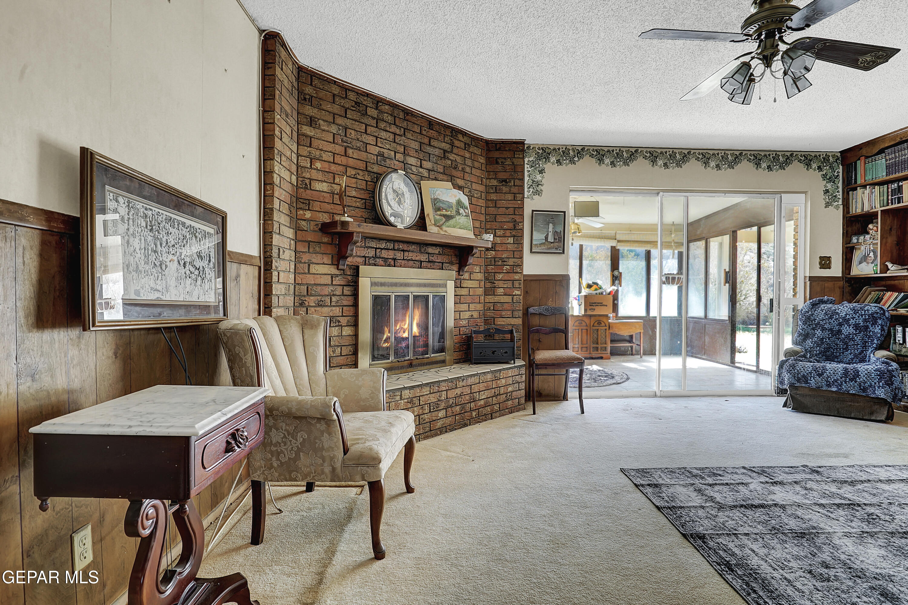 228 MOONGLOW Drive