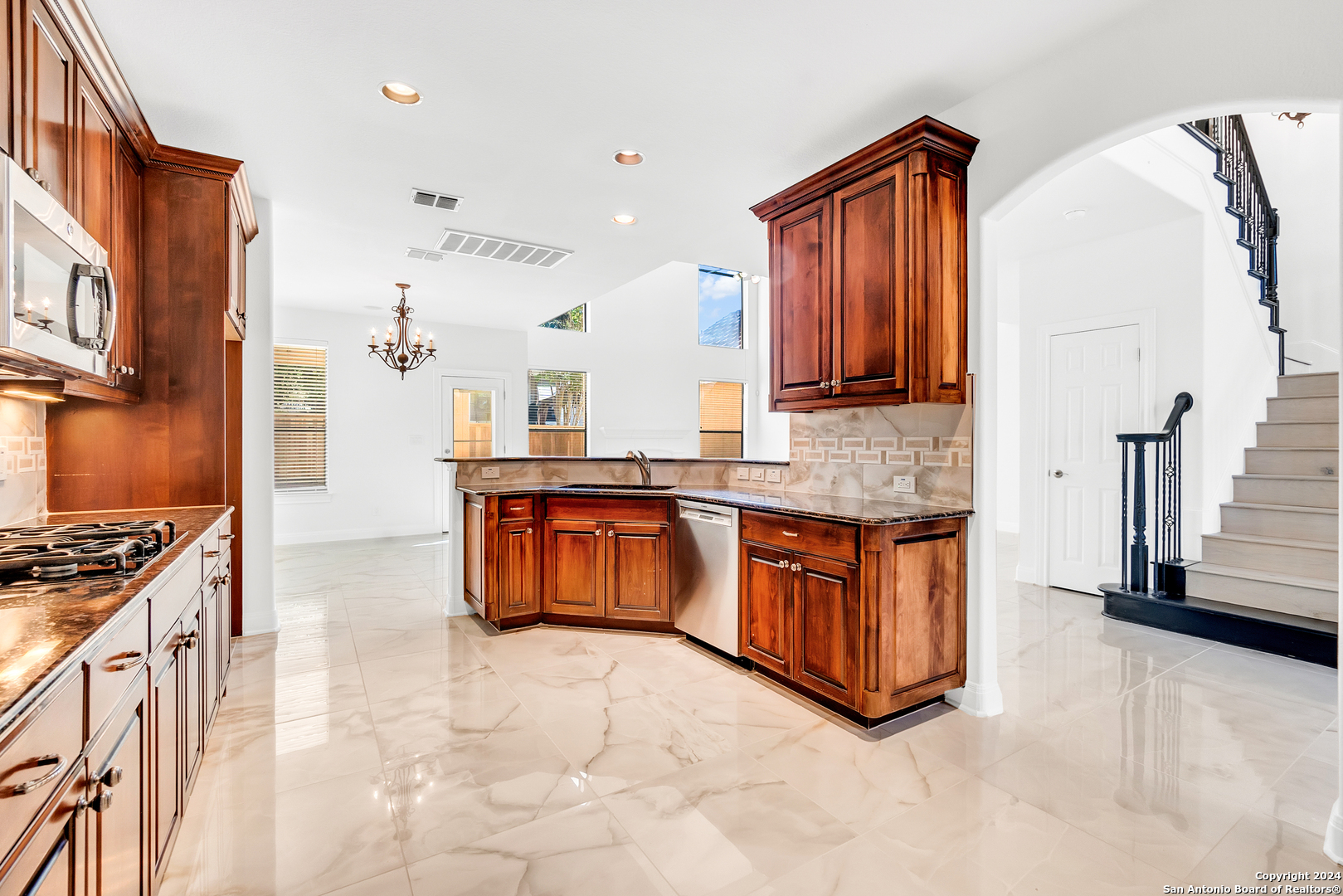 14 WATERS EDGE WAY
