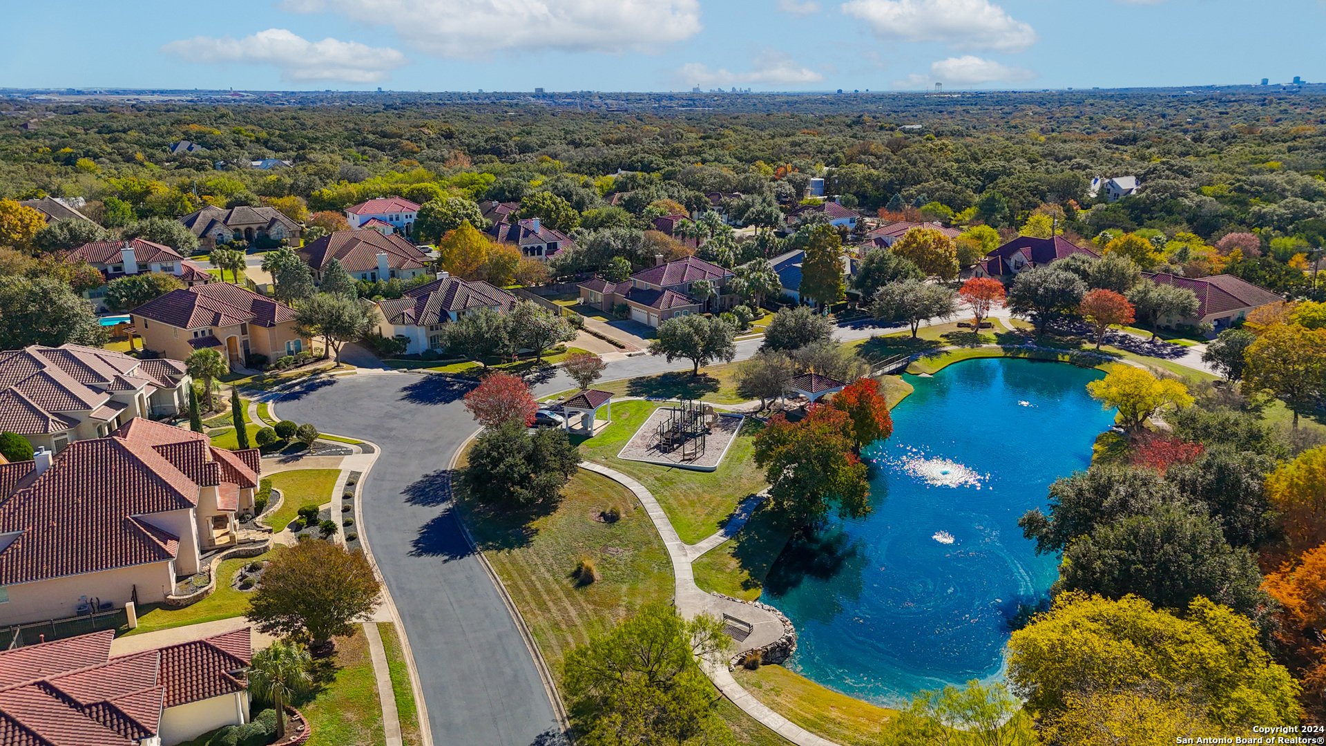 14 WATERS EDGE WAY