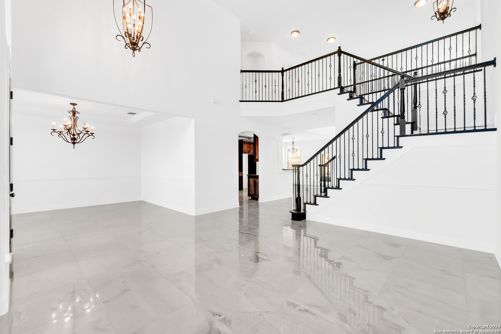 14 WATERS EDGE WAY