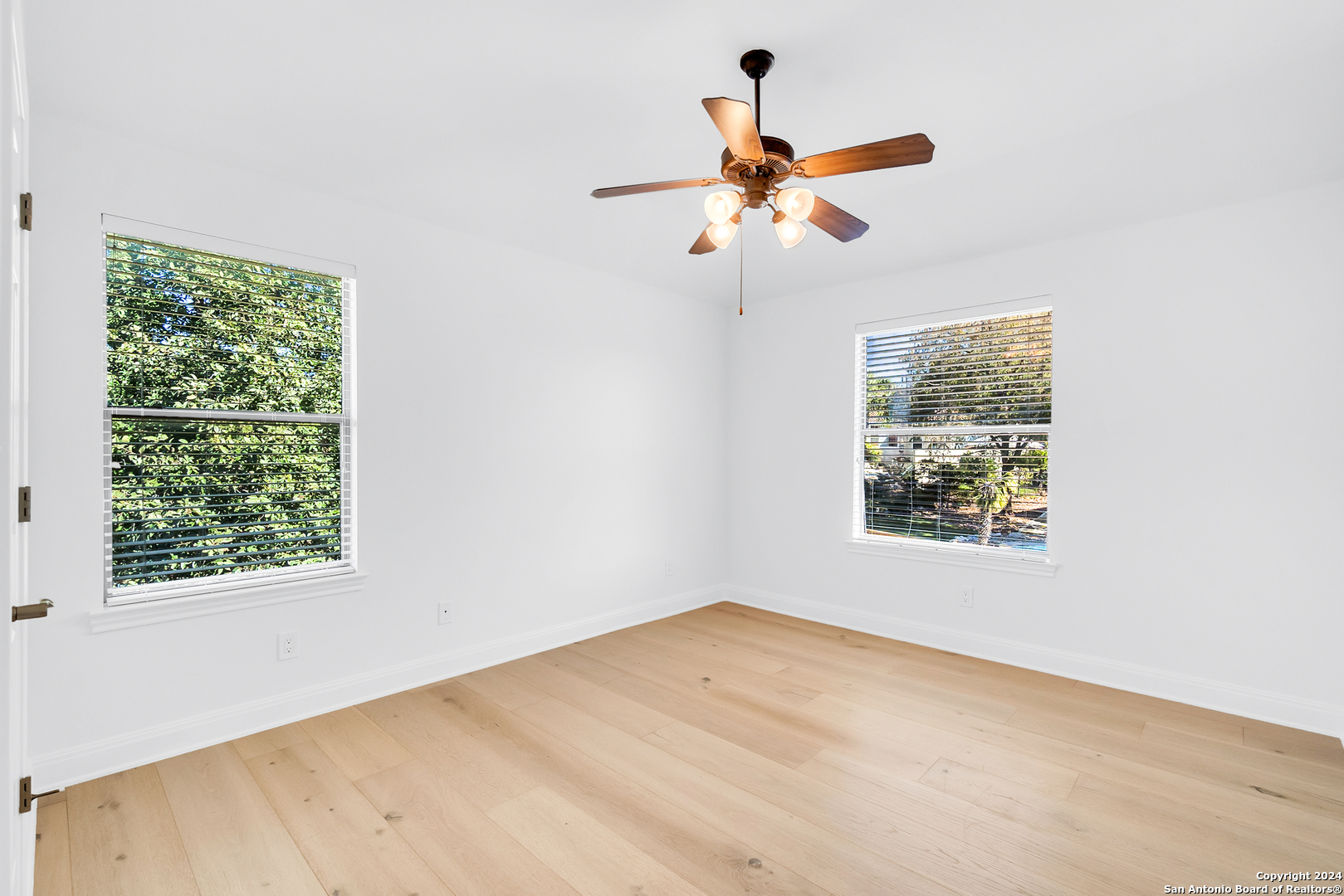 14 WATERS EDGE WAY