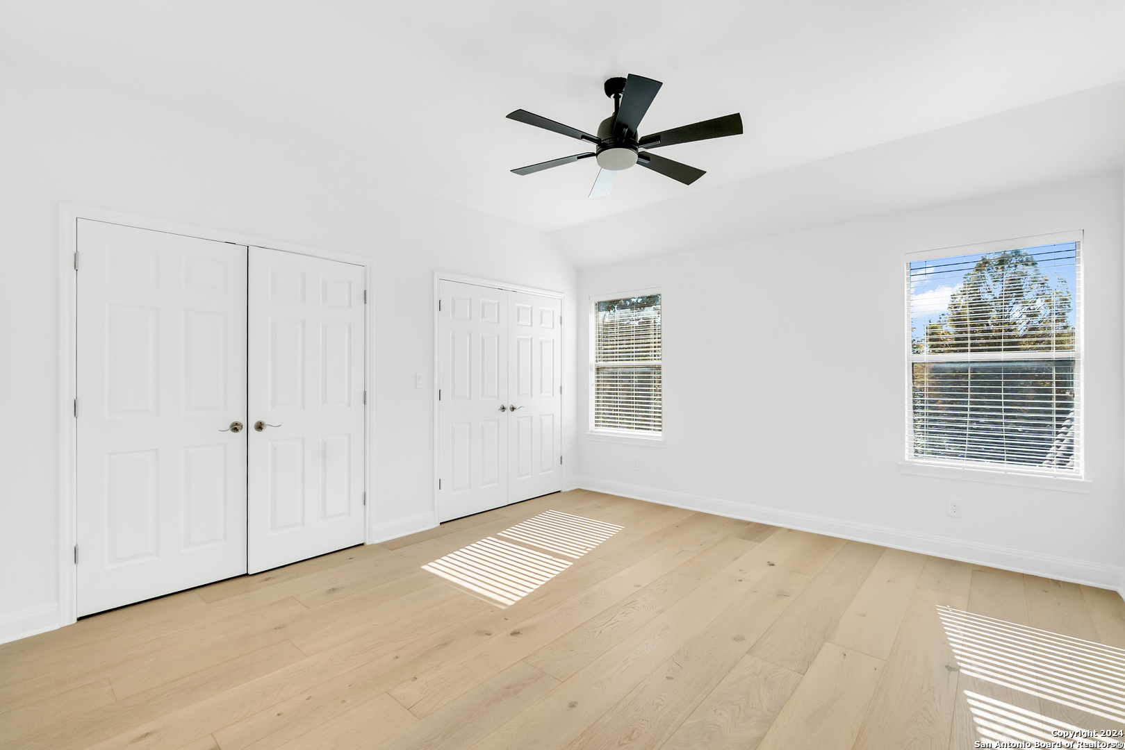 14 WATERS EDGE WAY