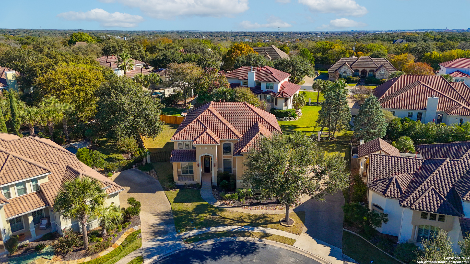 14 WATERS EDGE WAY