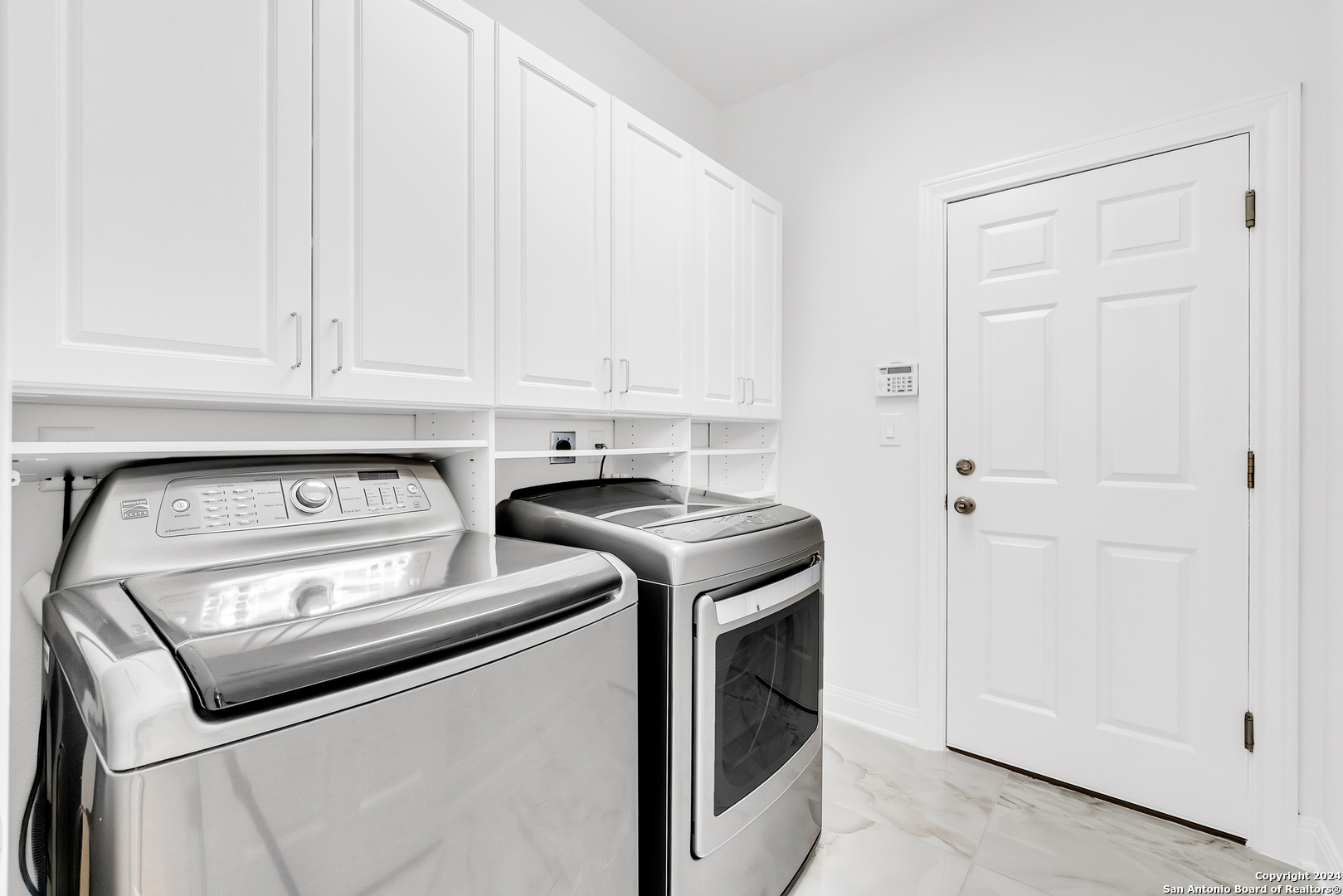 14 WATERS EDGE WAY