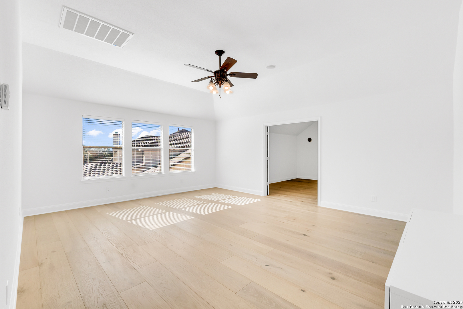14 WATERS EDGE WAY