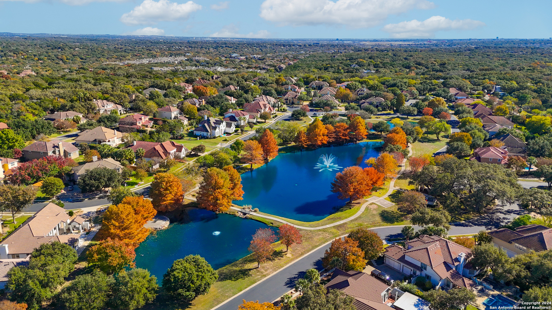 14 WATERS EDGE WAY