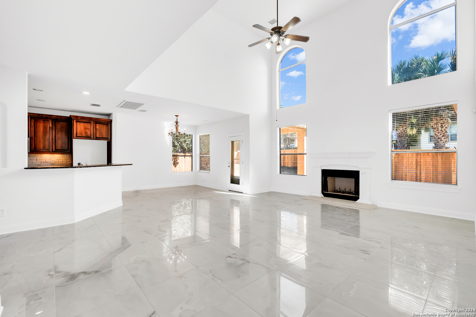 14 WATERS EDGE WAY