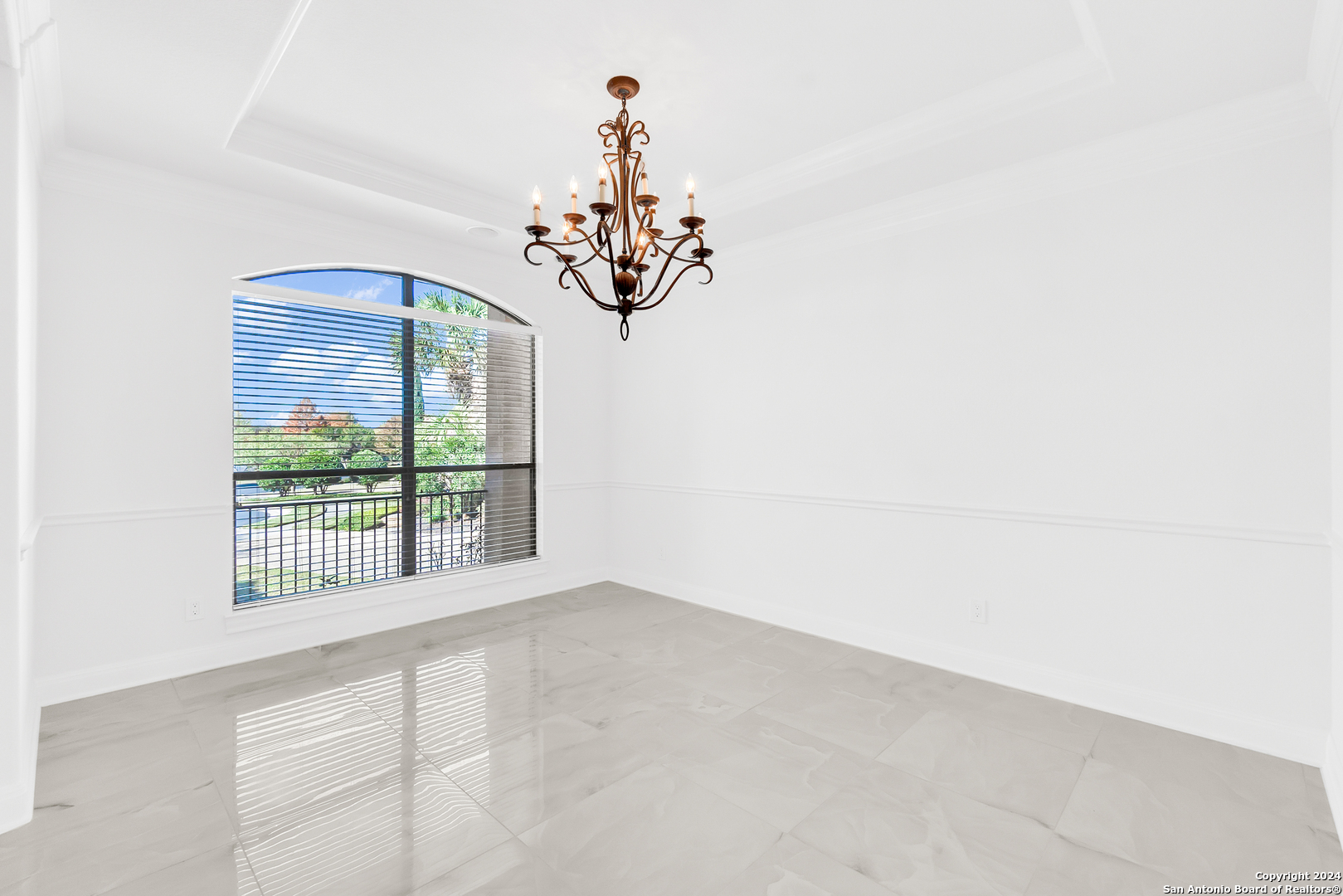 14 WATERS EDGE WAY