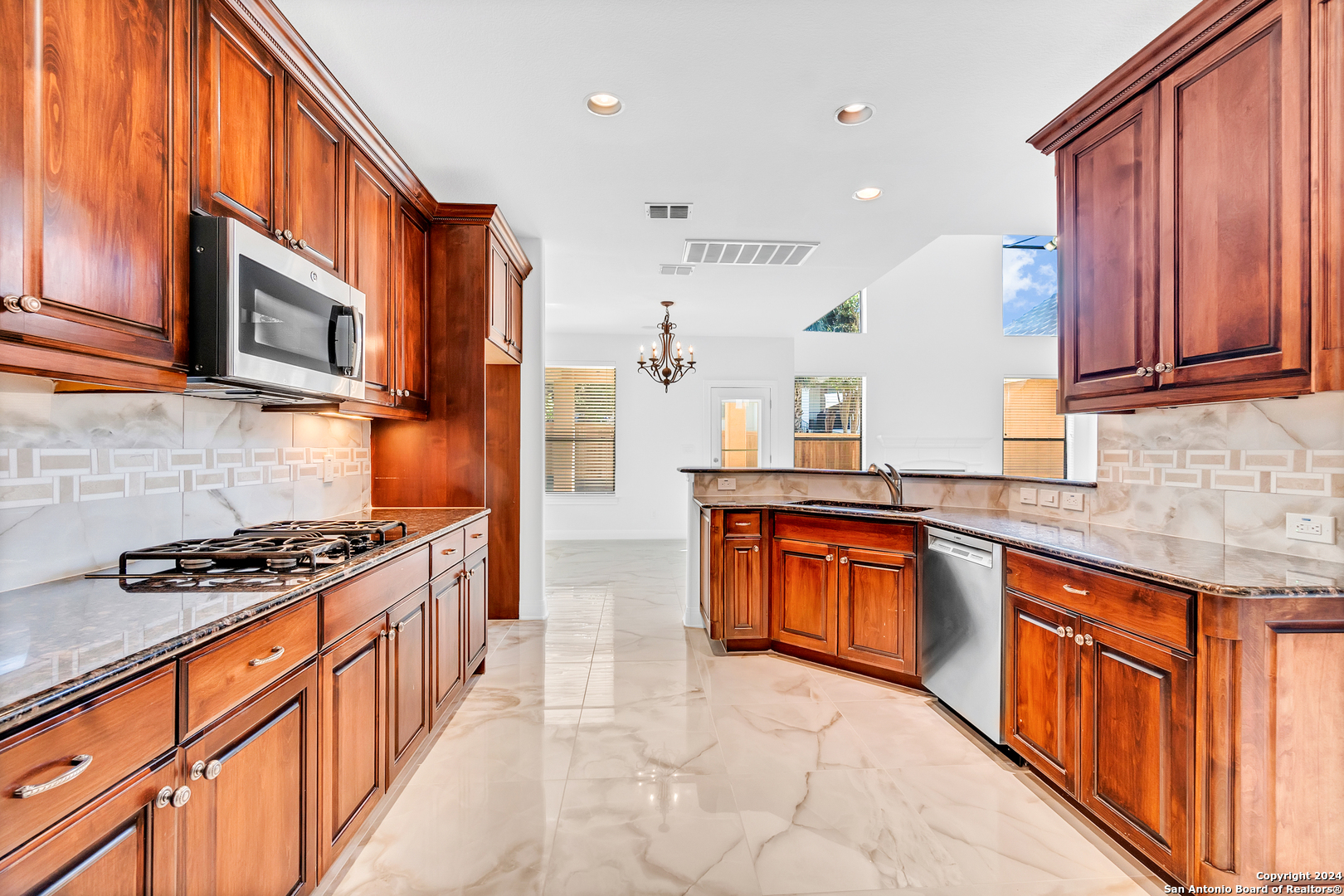 14 WATERS EDGE WAY