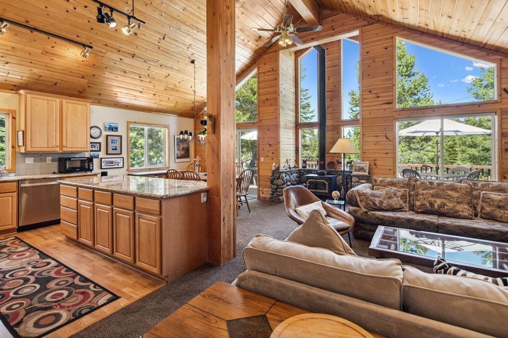 12222 Viking Way