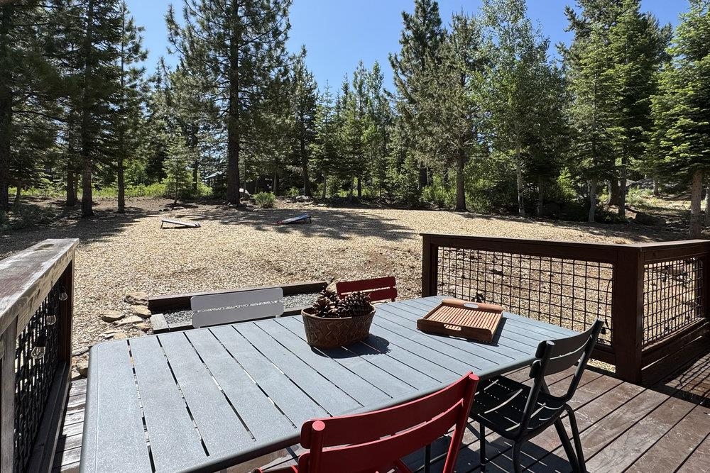 13596 Hillside Drive