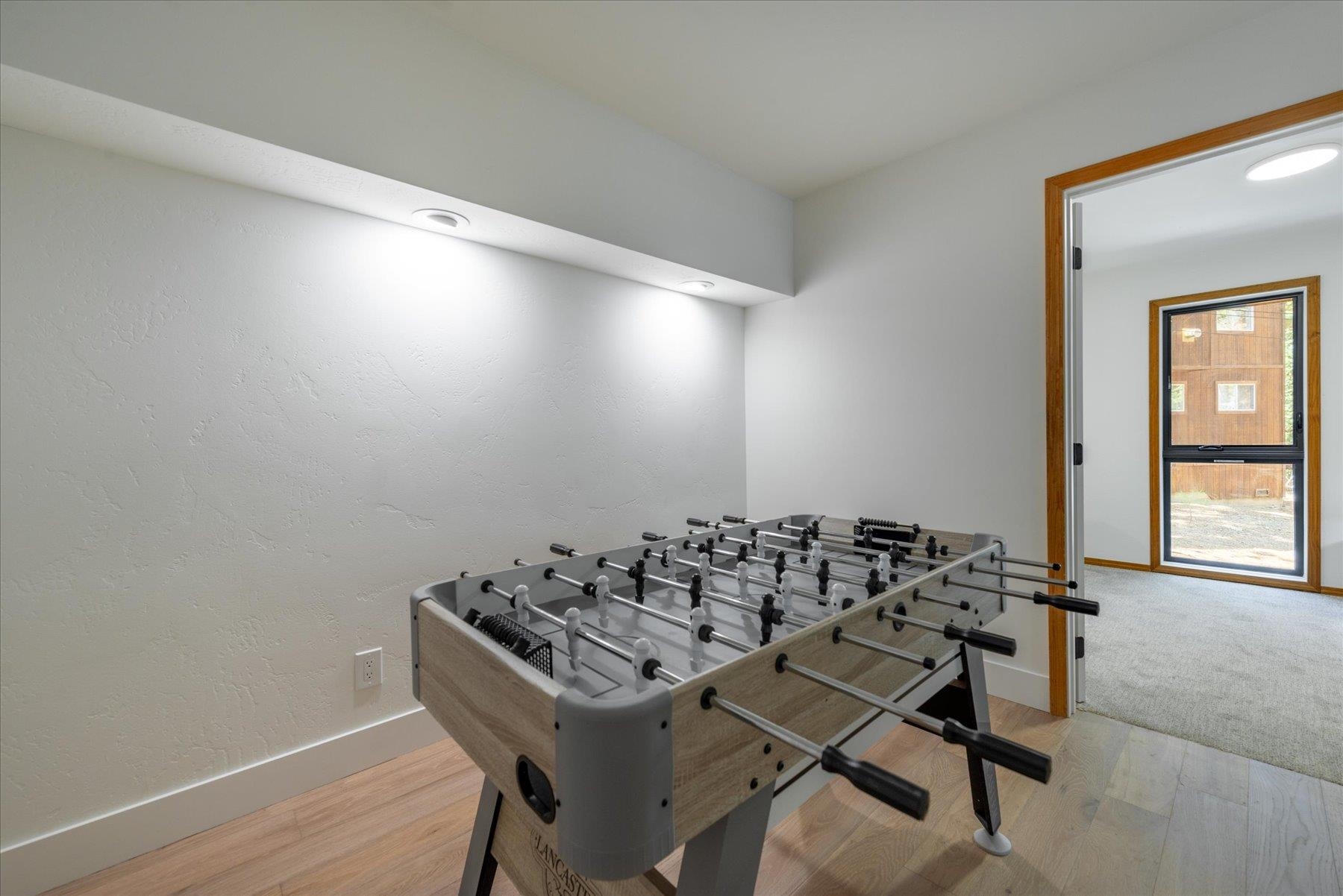 12474 Lakeview Court