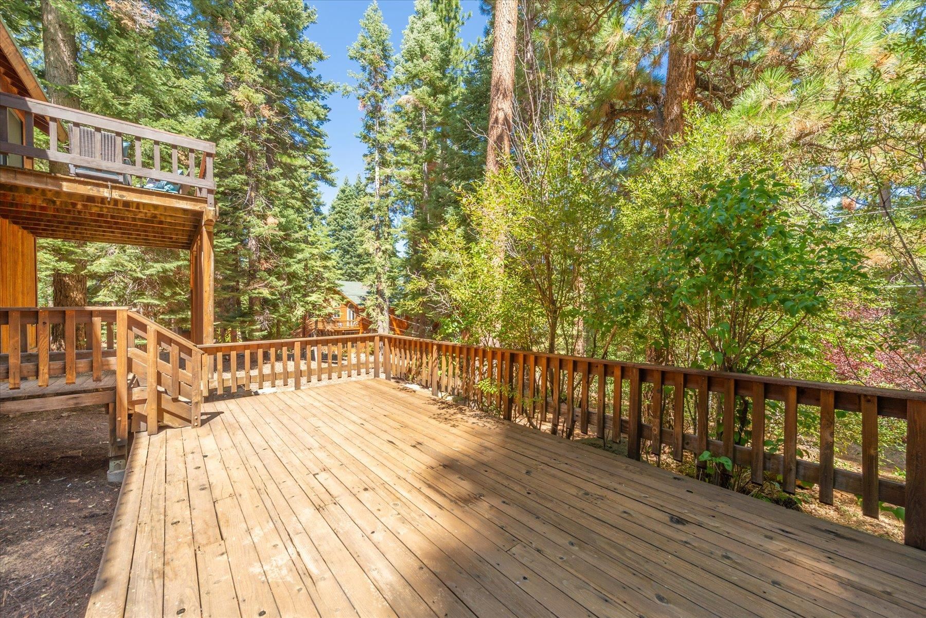 12474 Lakeview Court