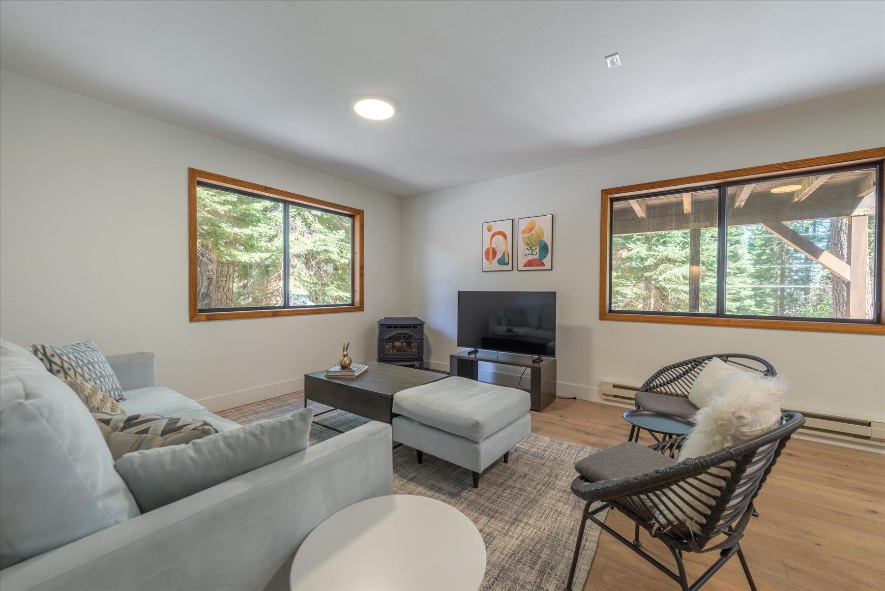 12474 Lakeview Court