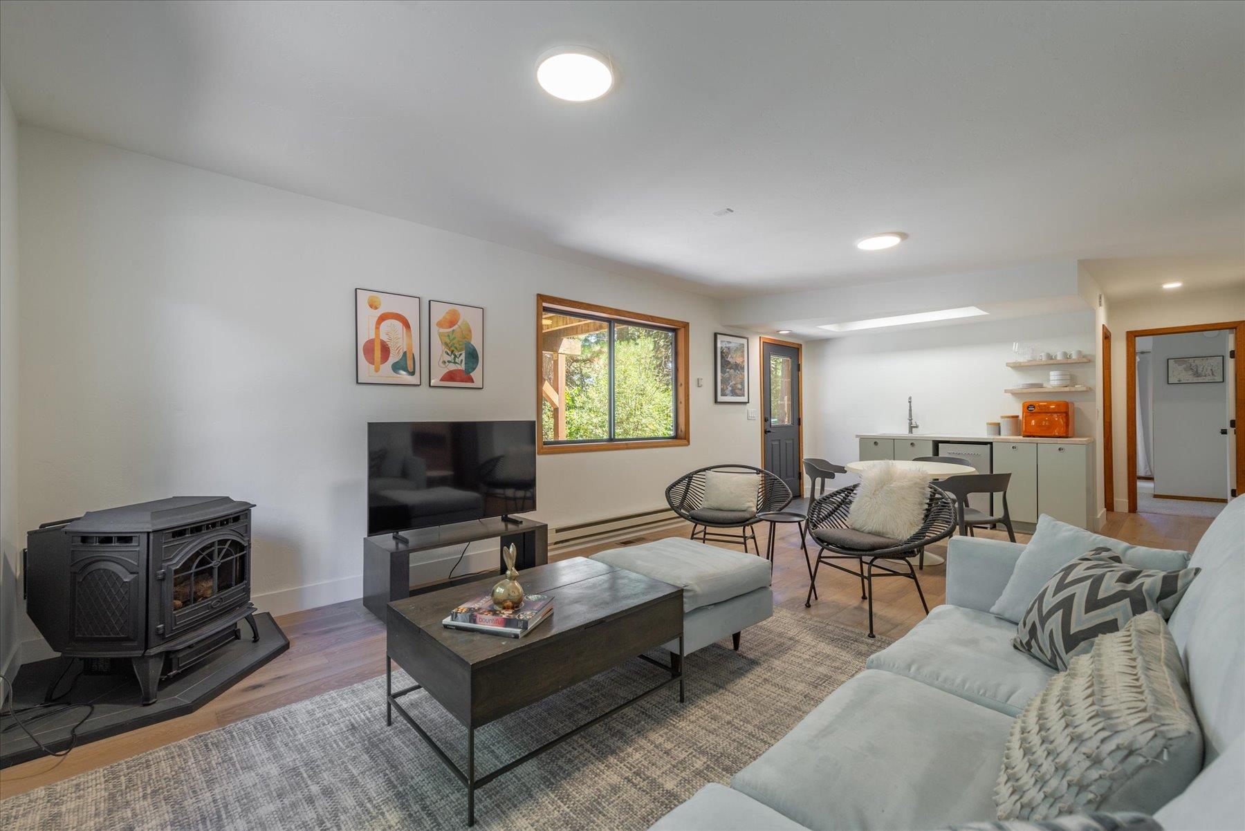 12474 Lakeview Court