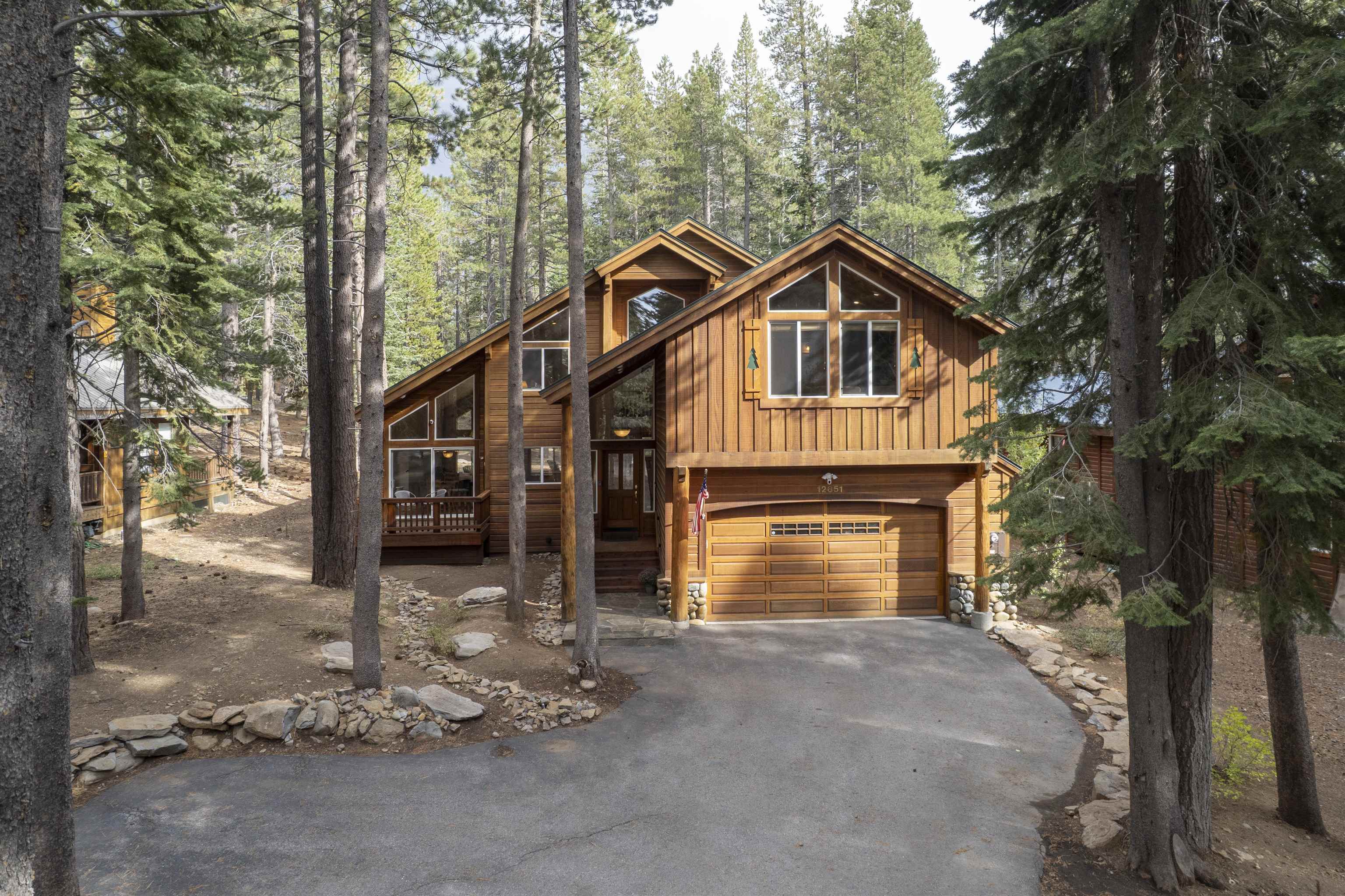 12851 Skiview Loop