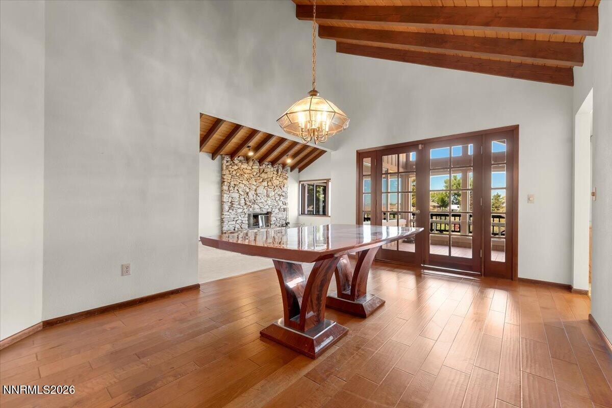 1585 Twin Oaks Road