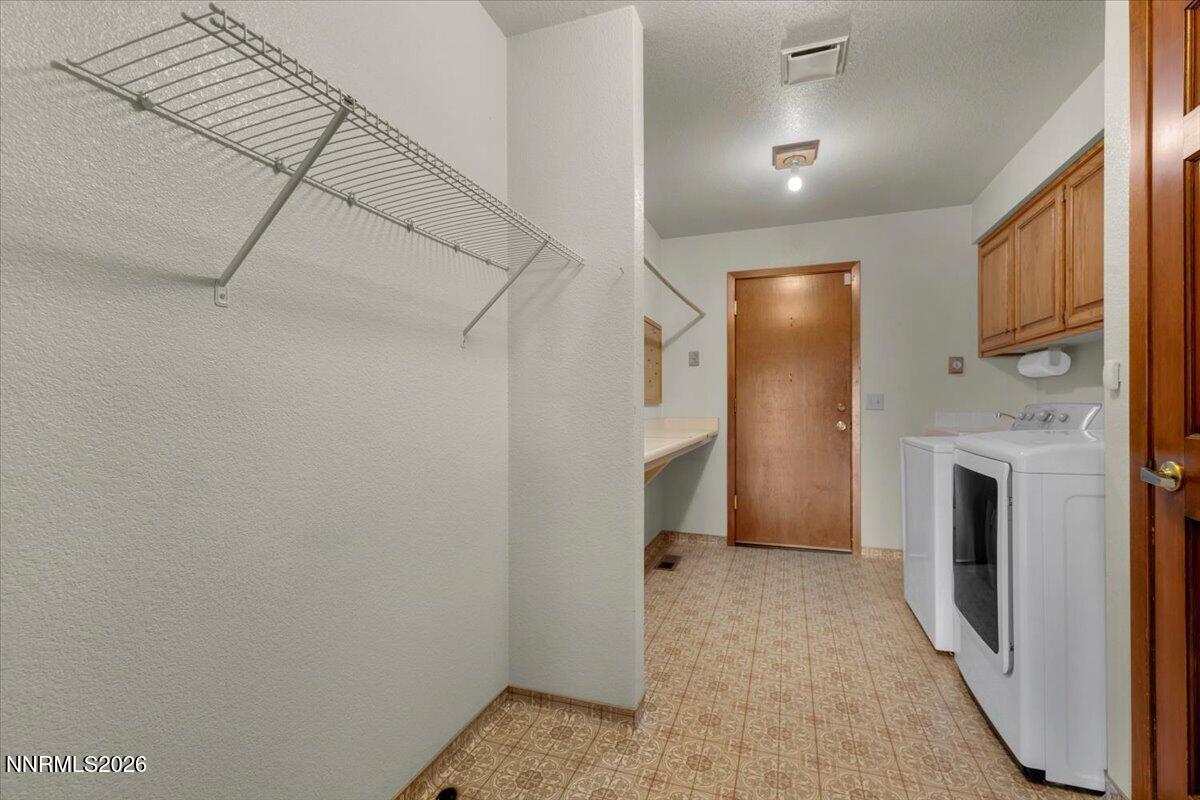 1585 Twin Oaks Road
