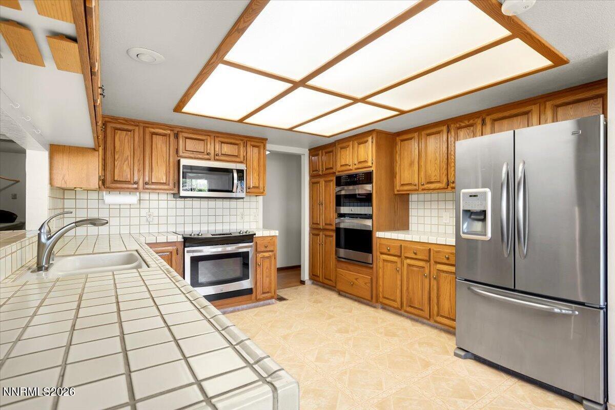 1585 Twin Oaks Road