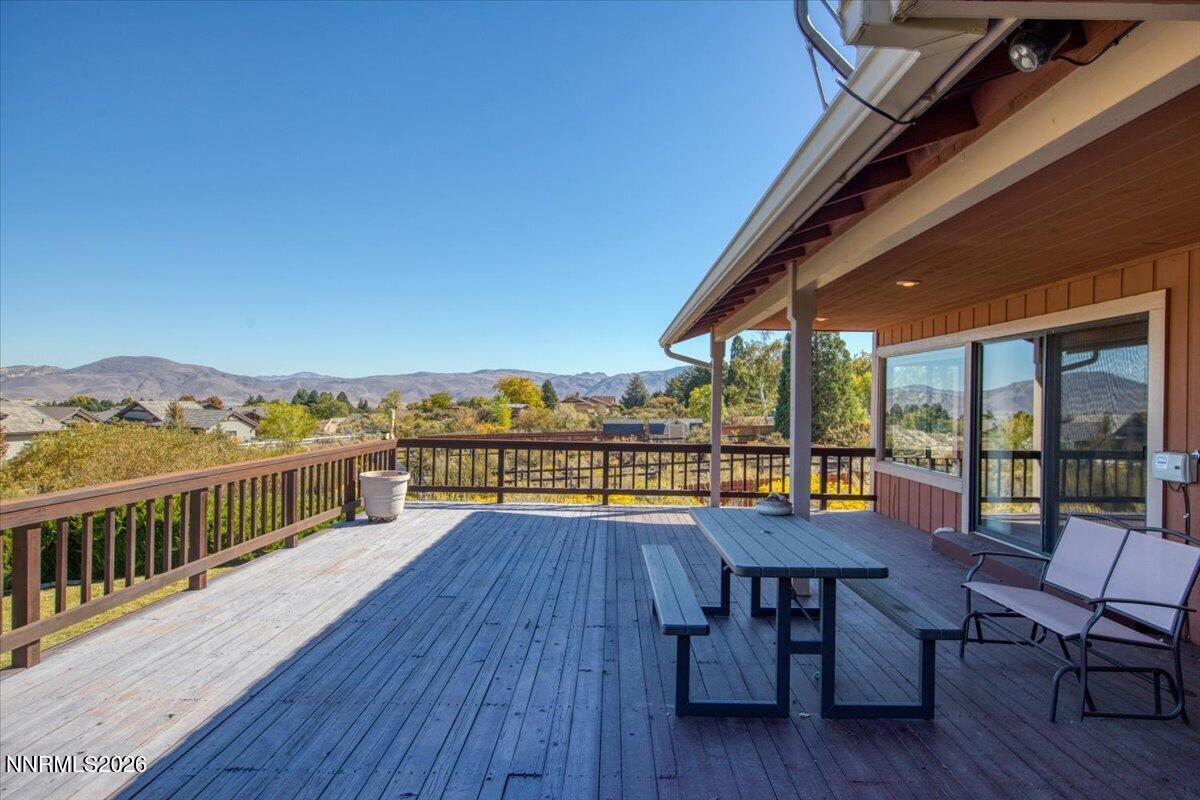 1585 Twin Oaks Road